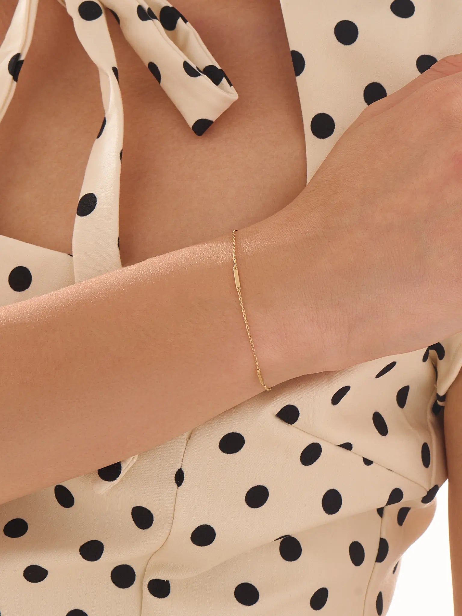 Gold Bar Bracelet, solid gold bracelet, view 3 | DiaFifth