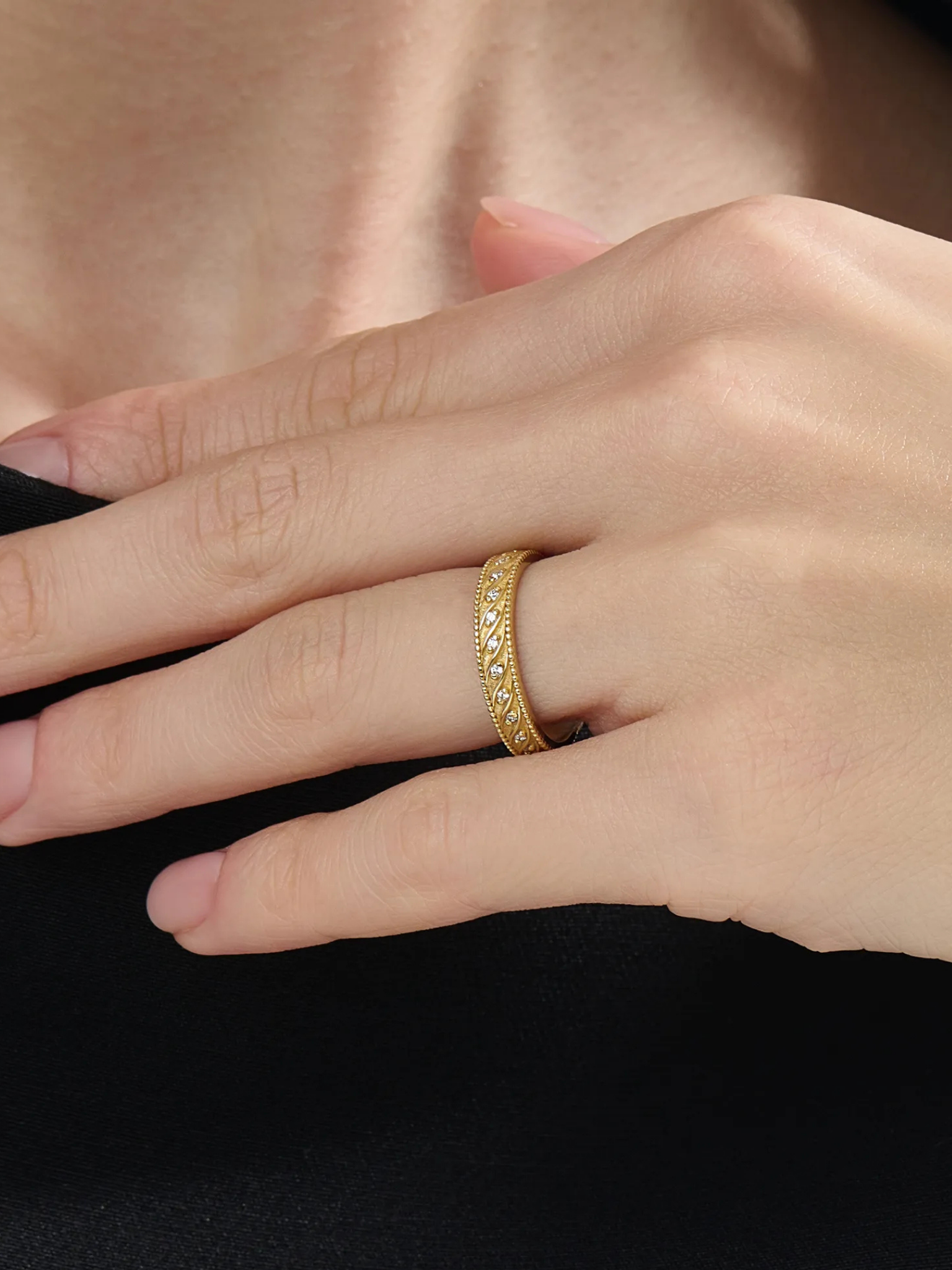 Antique Wedding Band, solid gold ring, view 6 | DiaFifth
