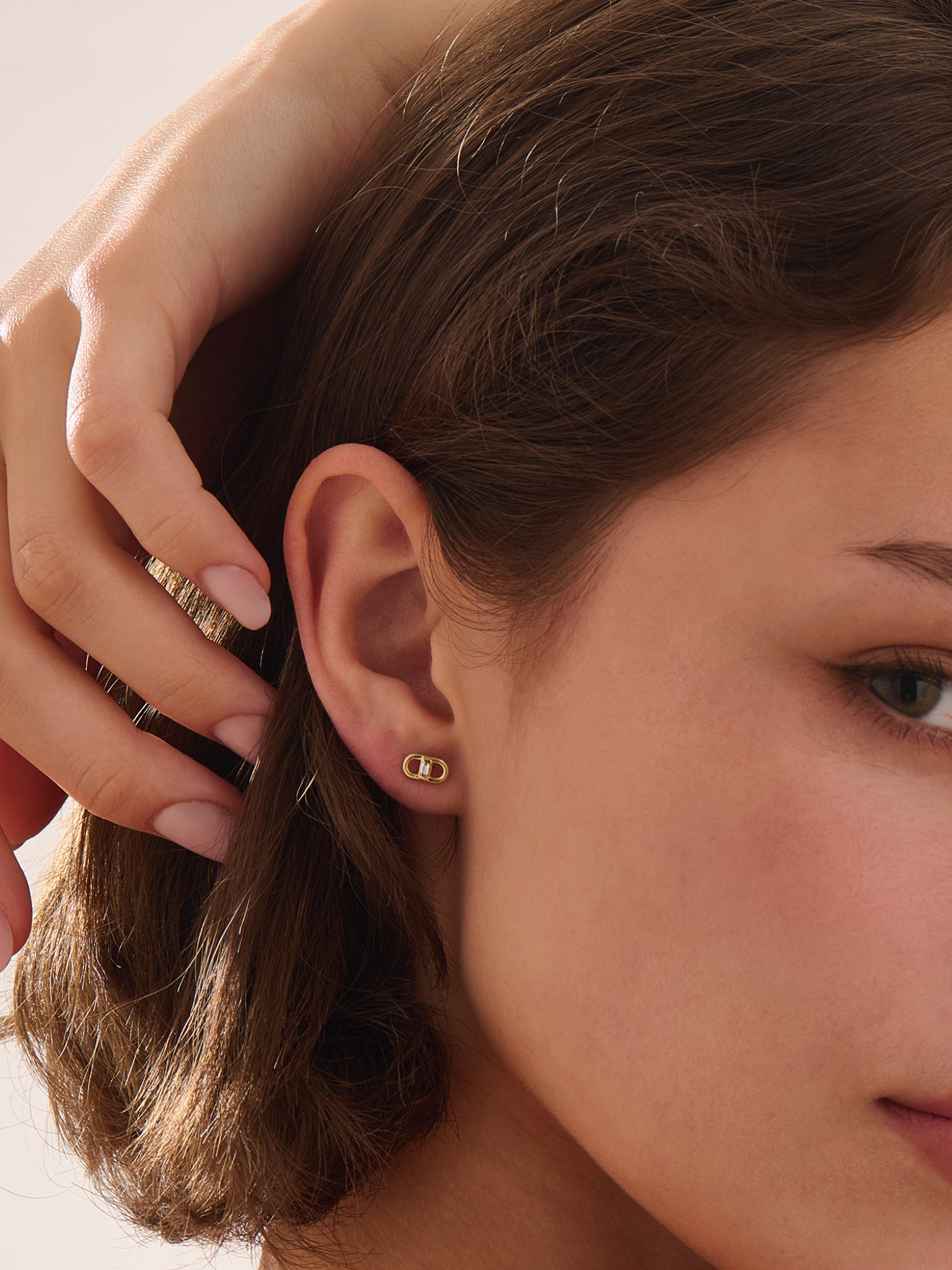 Baguette Stud Earring, solid gold earrings, view 5 | DiaFifth
