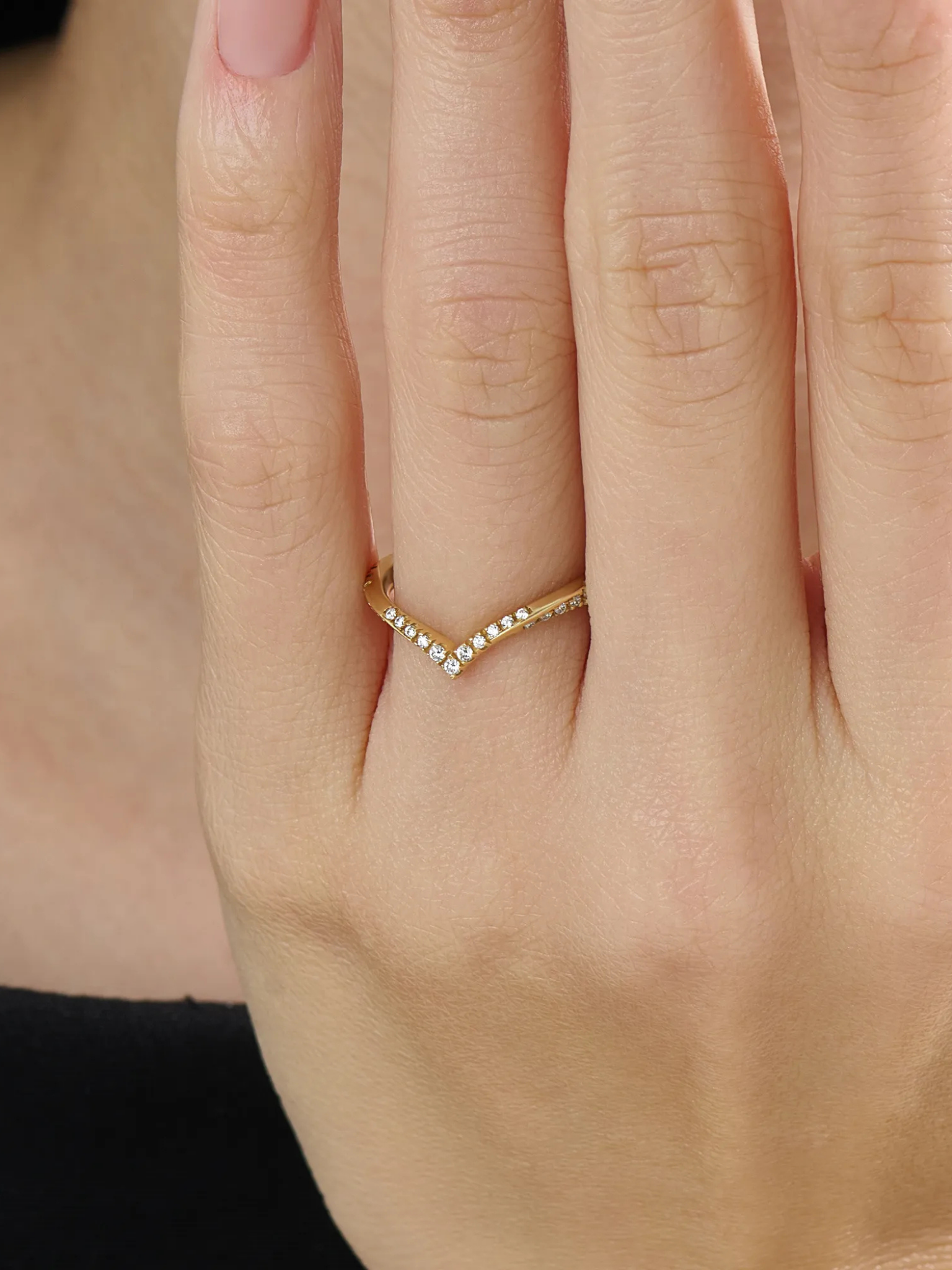 Pave Chevron Curve Ring, solid gold ring, view 3 | DiaFifth