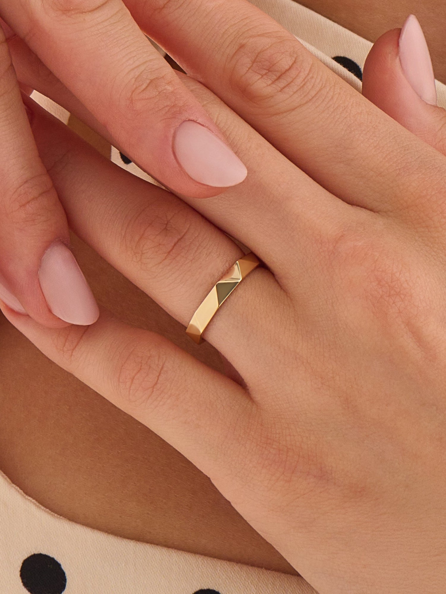 Faceted Wedding Band, solid gold ring, view 3 | DiaFifth