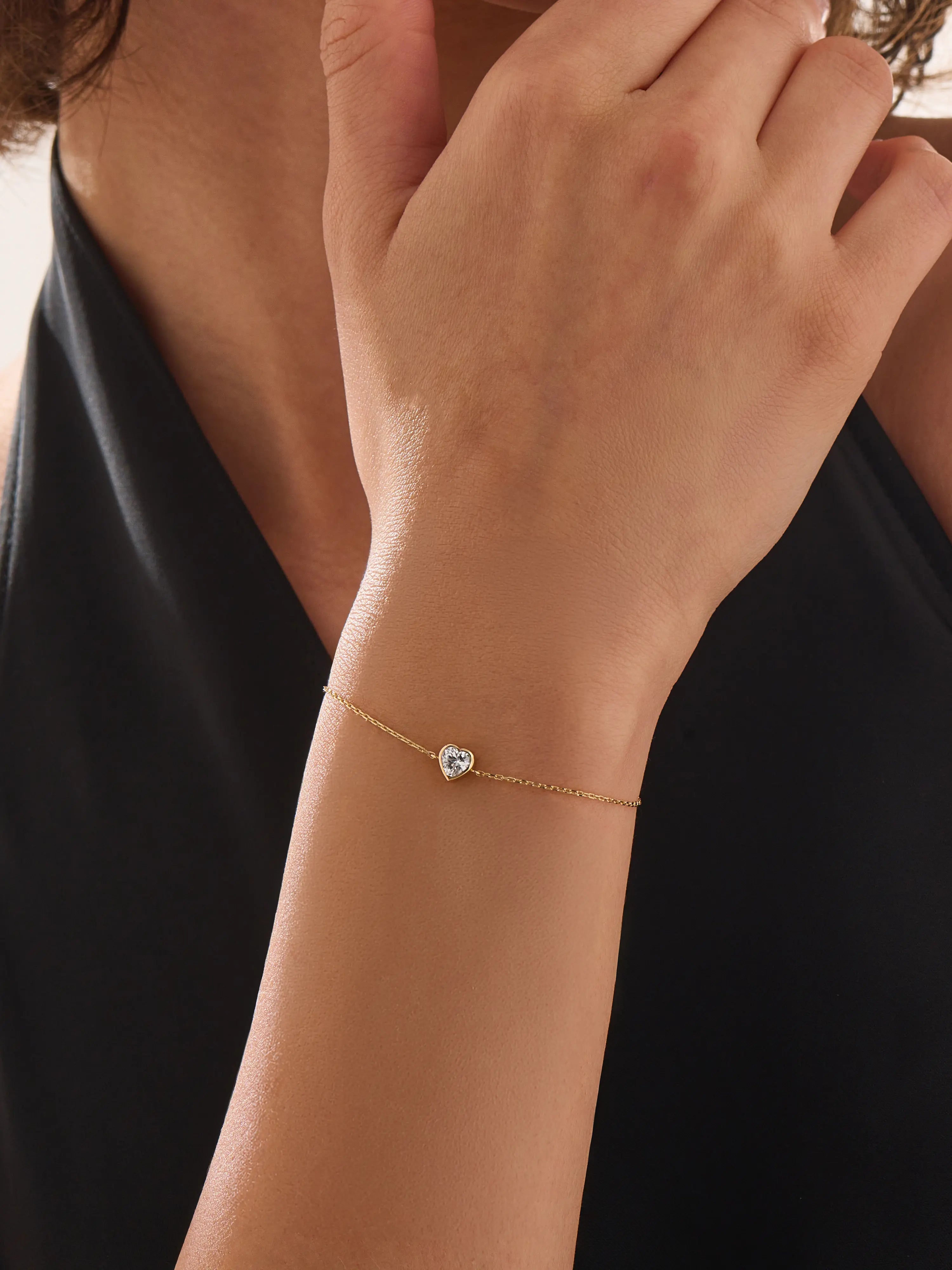 Heart Bracelet, solid gold bracelet, view 3 | DiaFifth