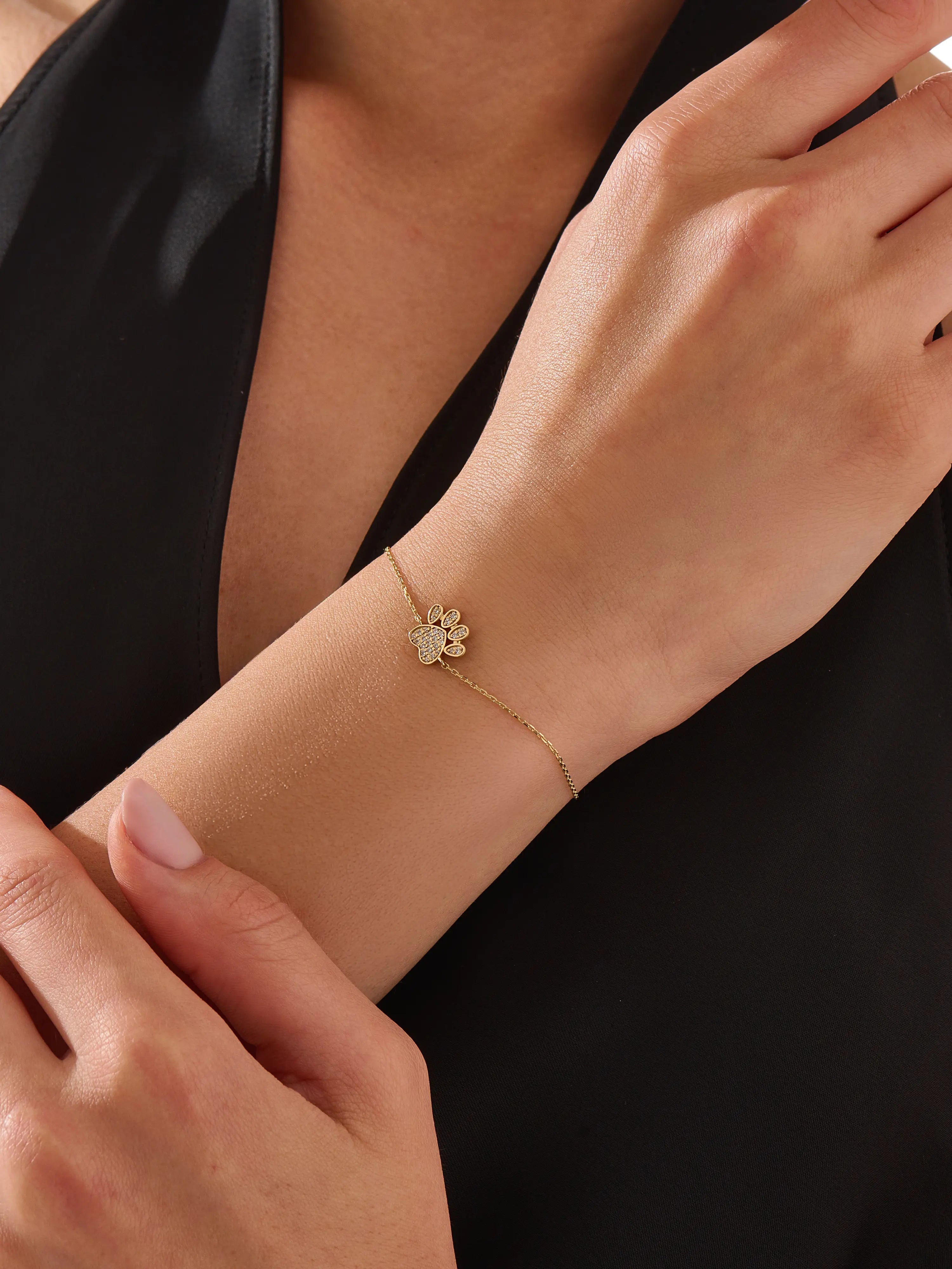 Paw Bracelet, solid gold bracelet, view 3 | DiaFifth