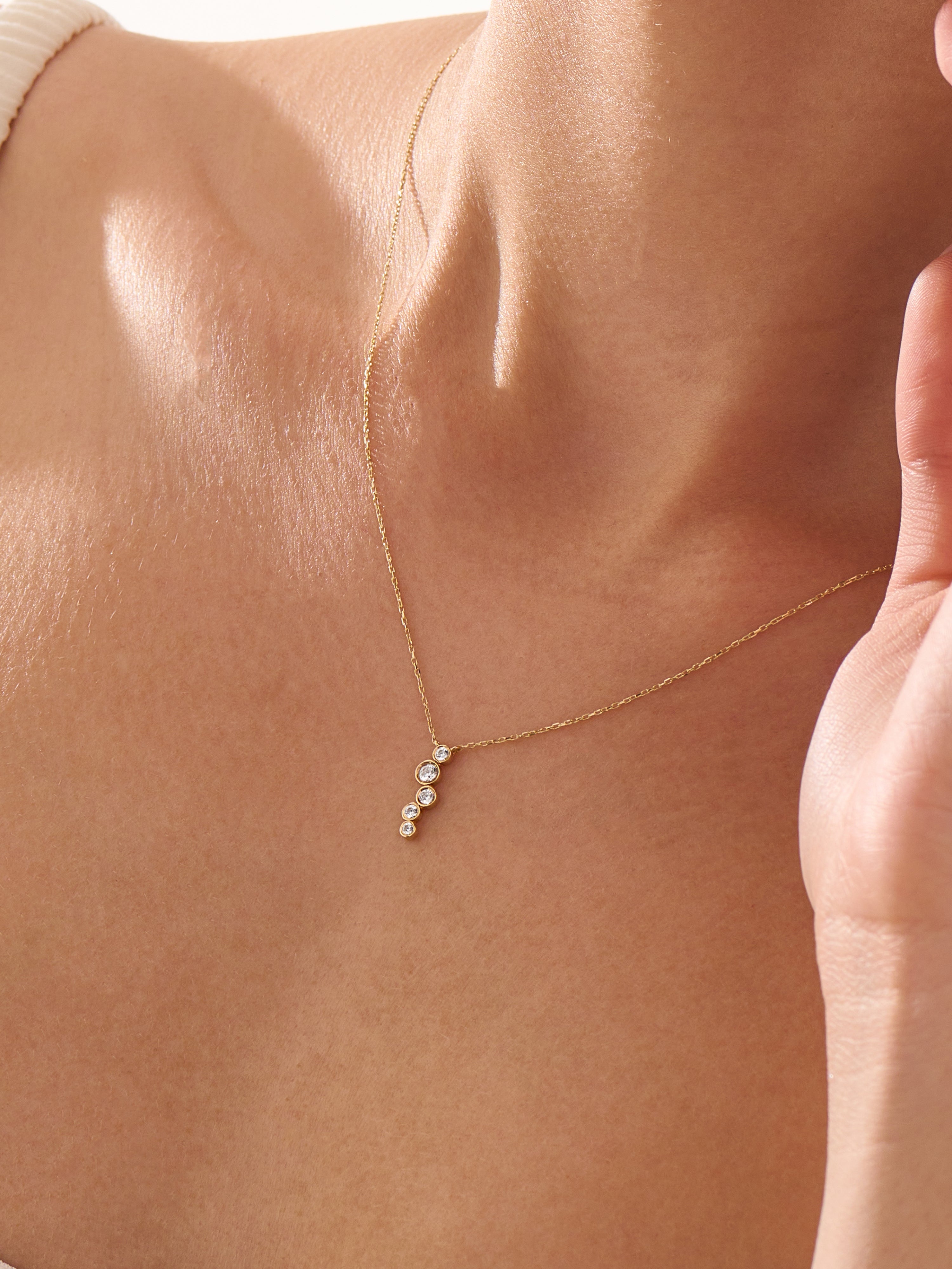 Ascending Necklace, solid gold necklace, view 3 | DiaFifth