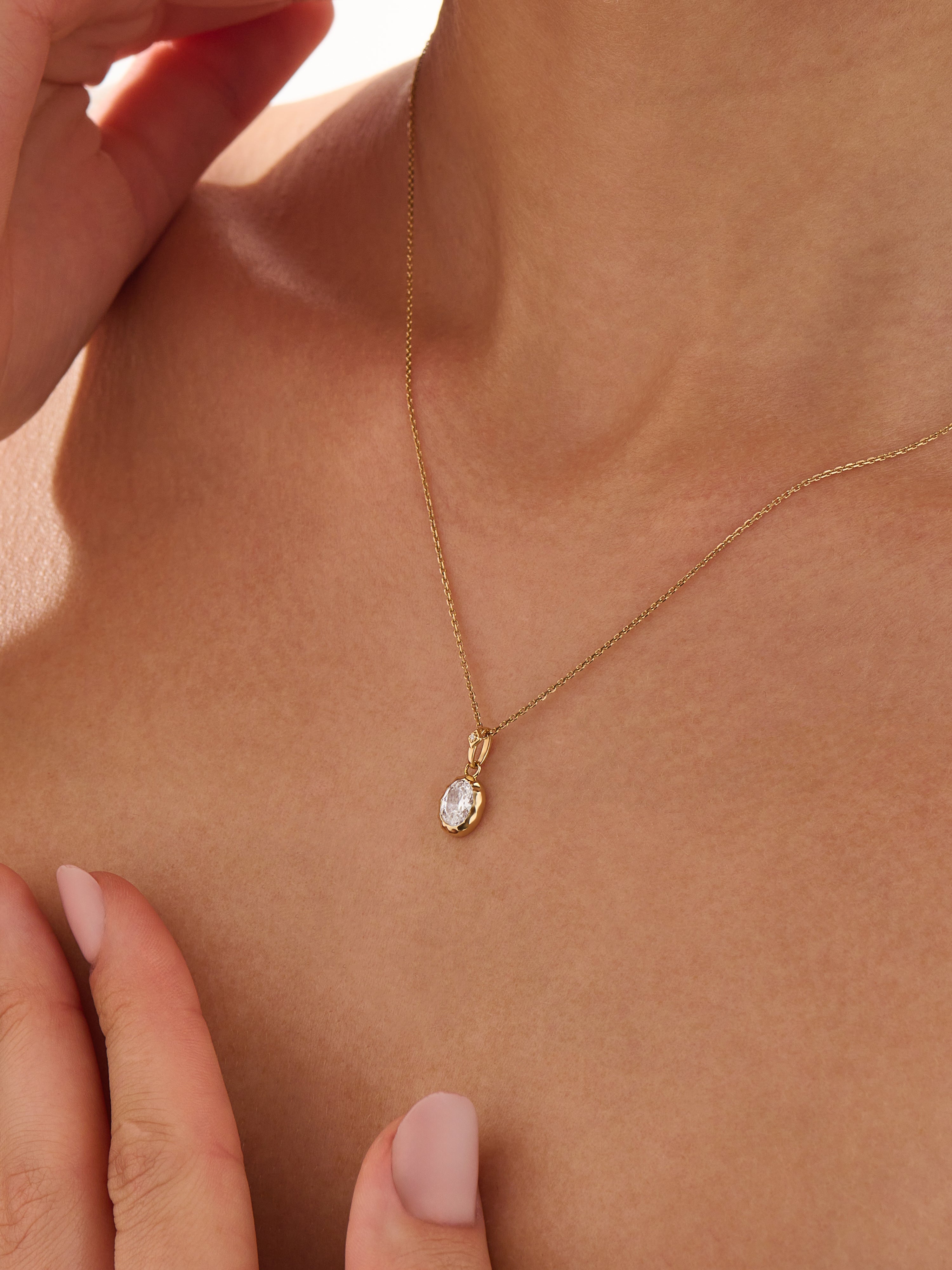 Oval Necklace, solid gold necklace, view 3 | DiaFifth