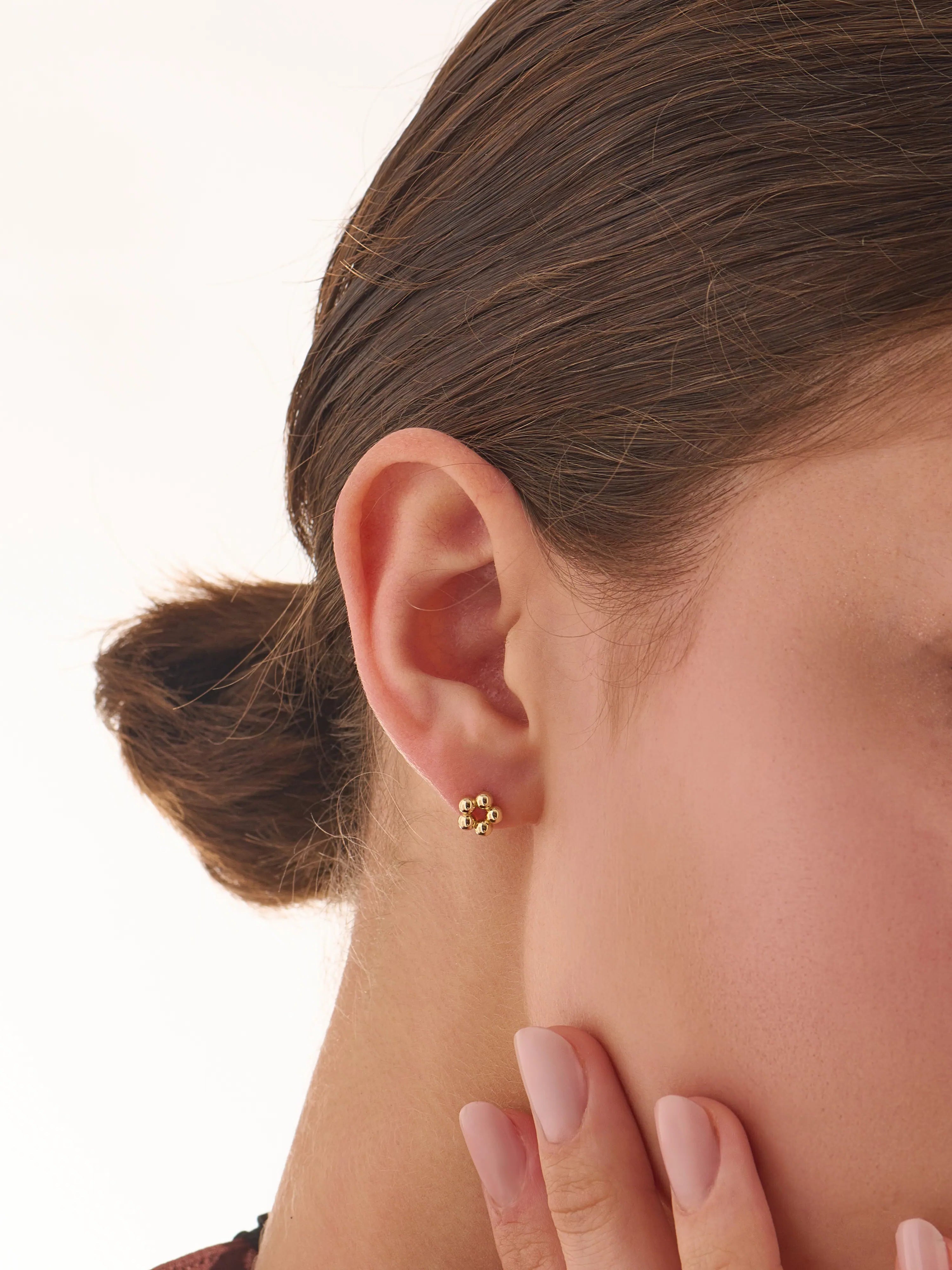 Flower Dot Piercing, solid gold earrings, view 4 | DiaFifth