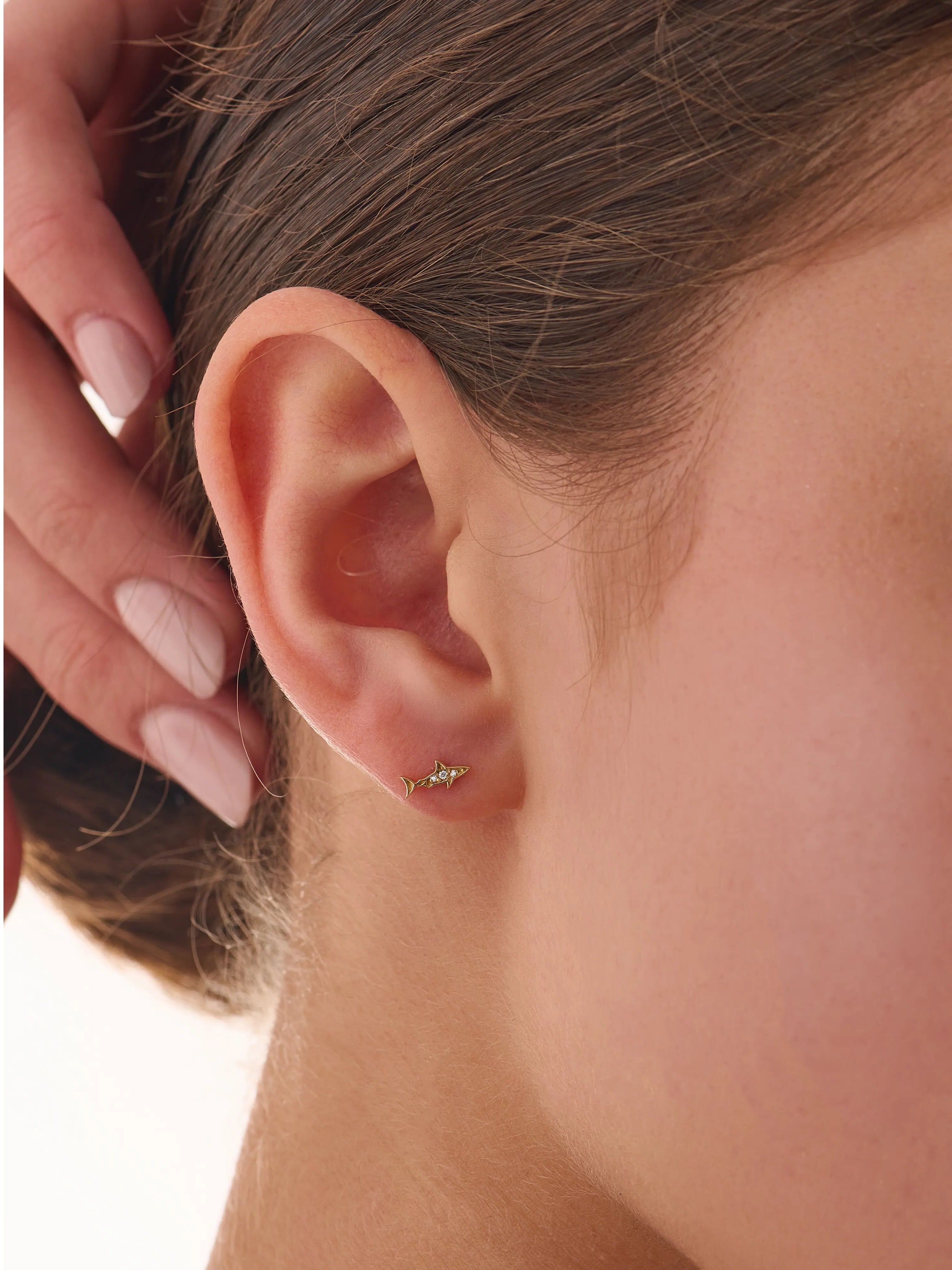 Shark Piercing, solid gold earrings, view 4 | DiaFifth