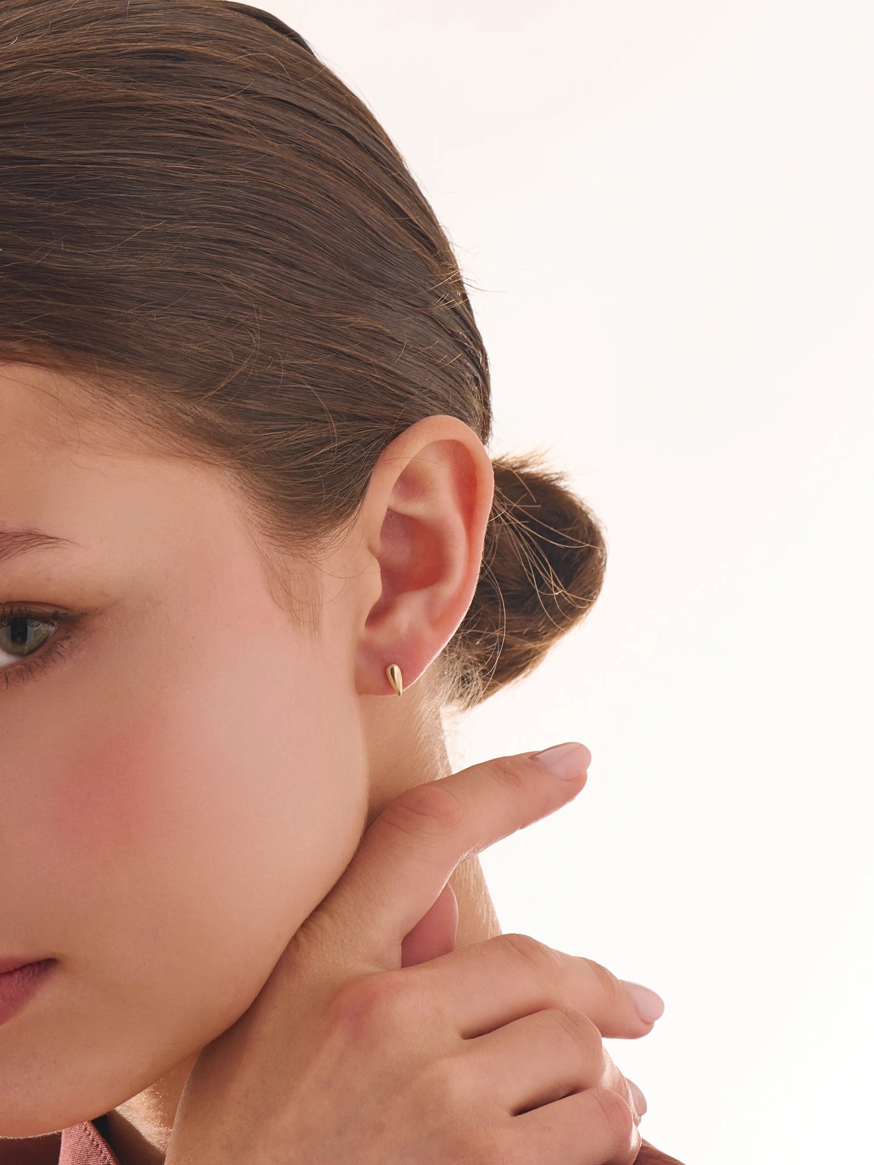 Drop Piercing, solid gold earrings, view 2 | DiaFifth