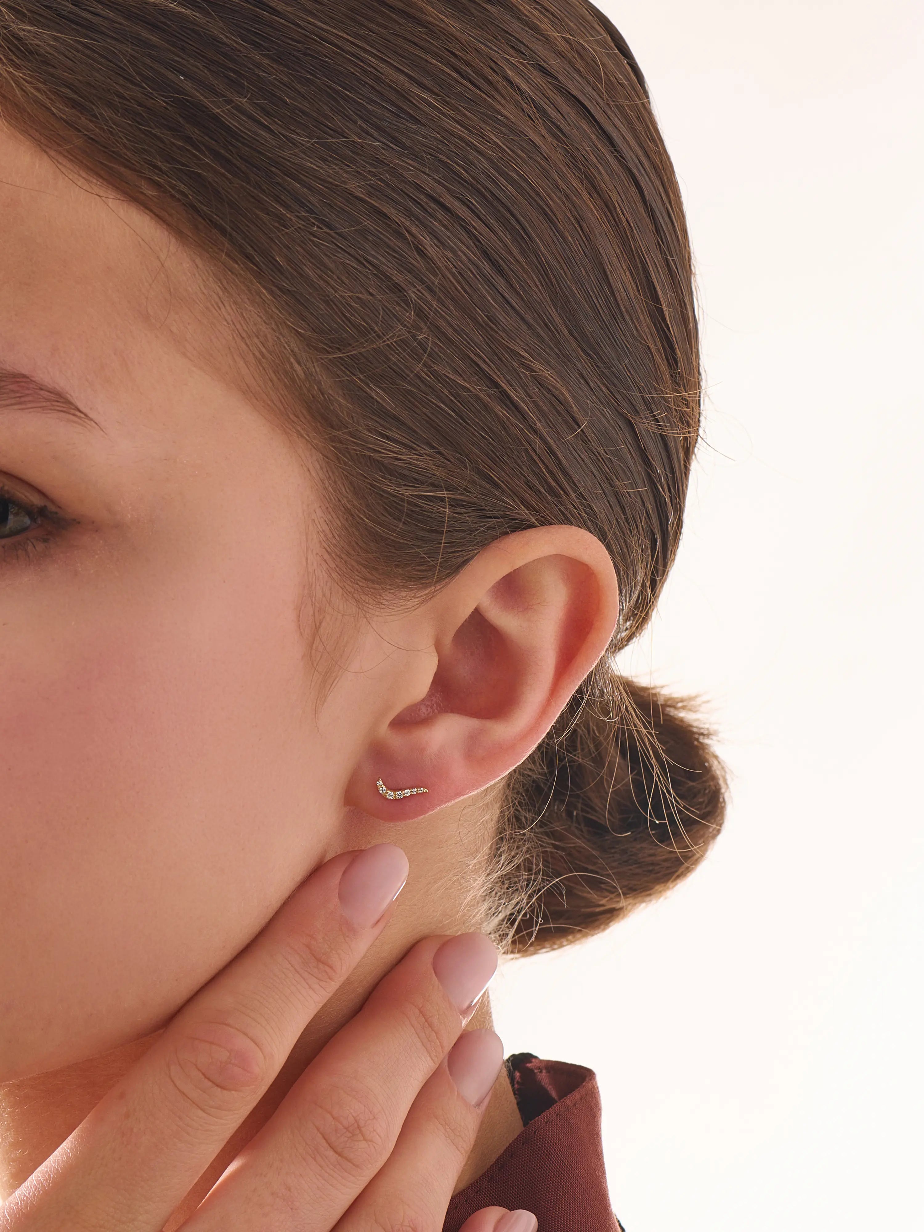 Line Piercing, solid gold earrings, view 4 | DiaFifth