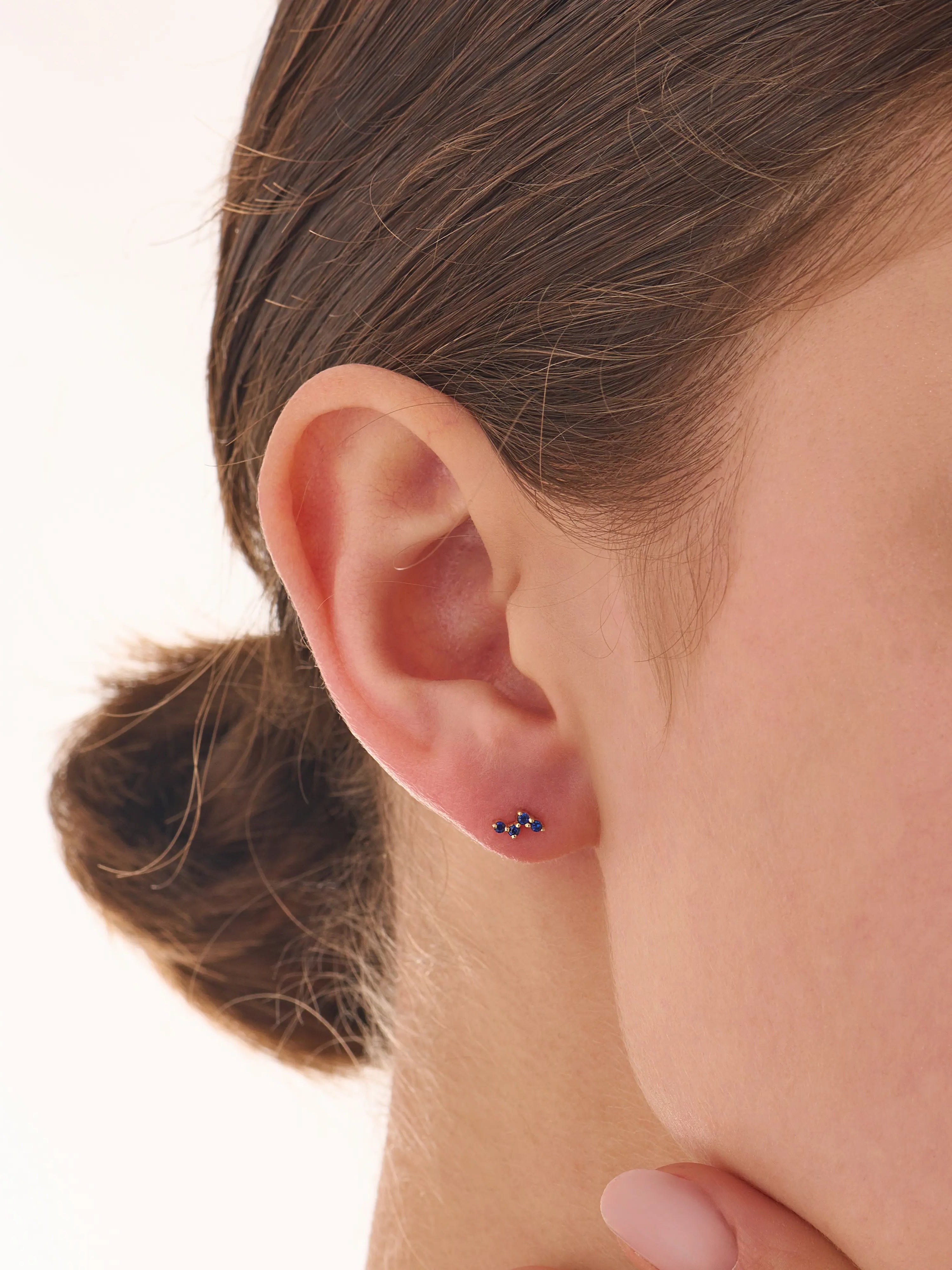 Sapphire Piercing, solid gold earrings, view 4 | DiaFifth