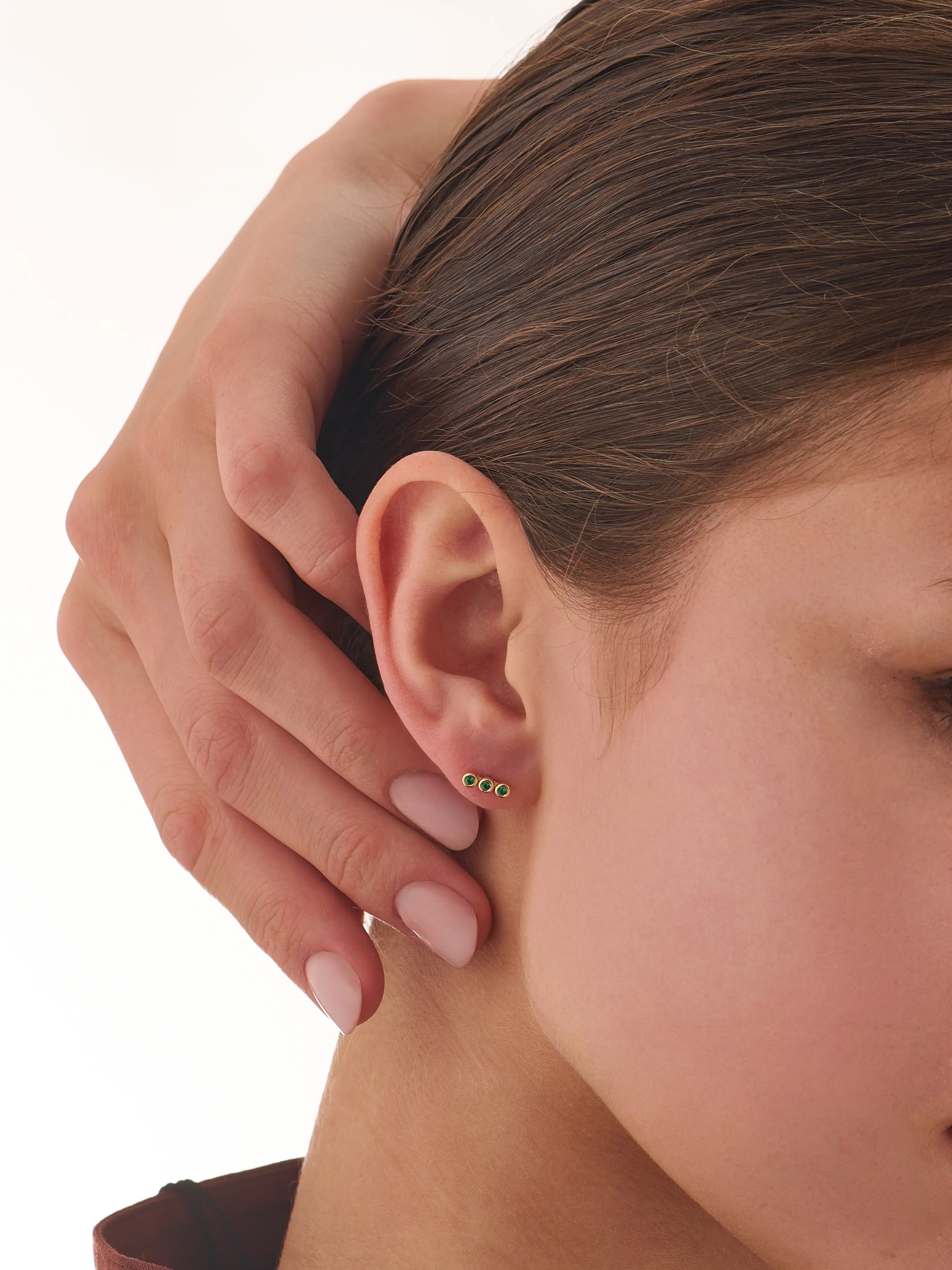 Emerald Piercing, solid gold earrings, view 4 | DiaFifth