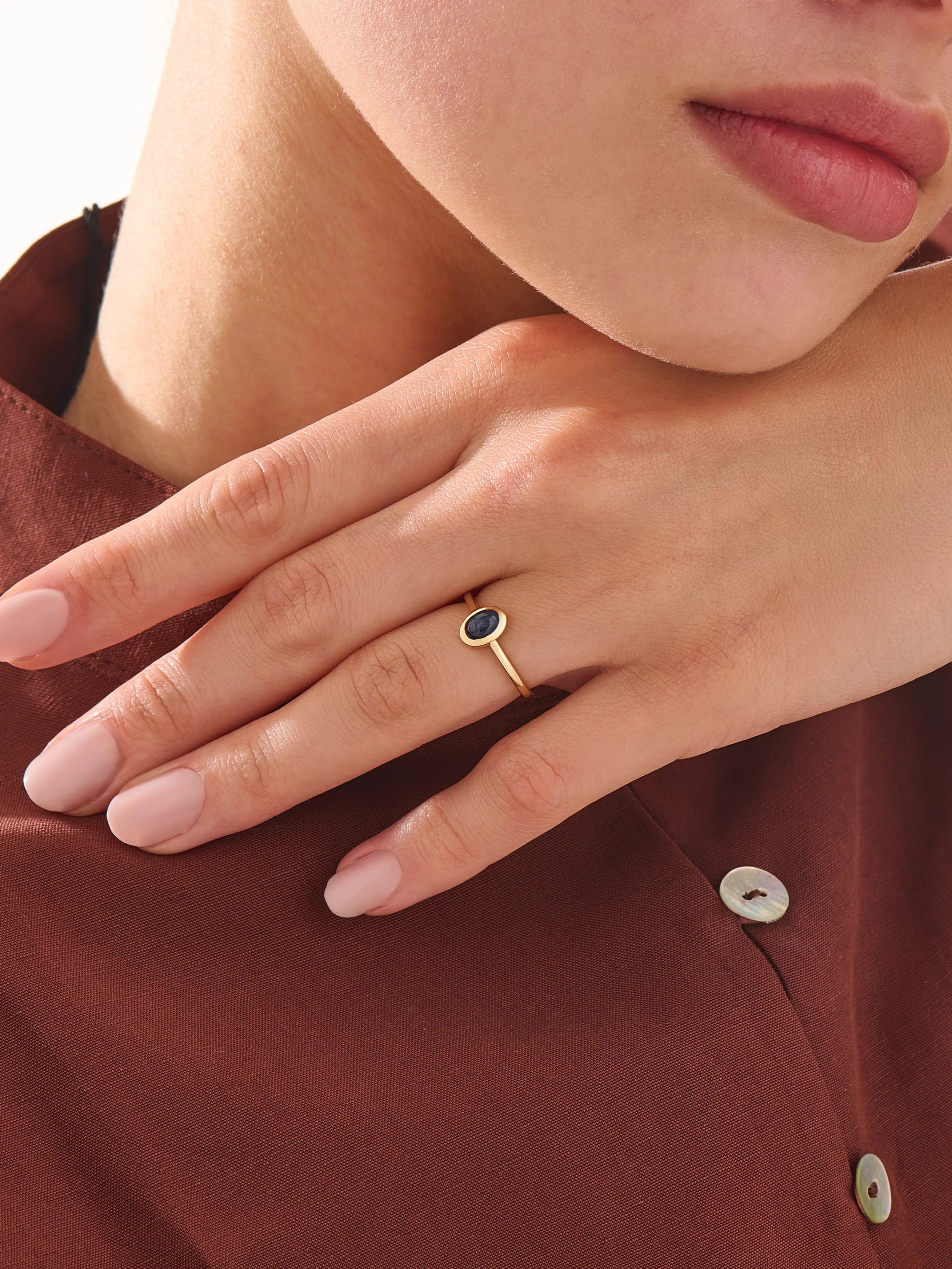 Bezel Sapphire Engagement Ring, solid gold ring, view 6 | DiaFifth