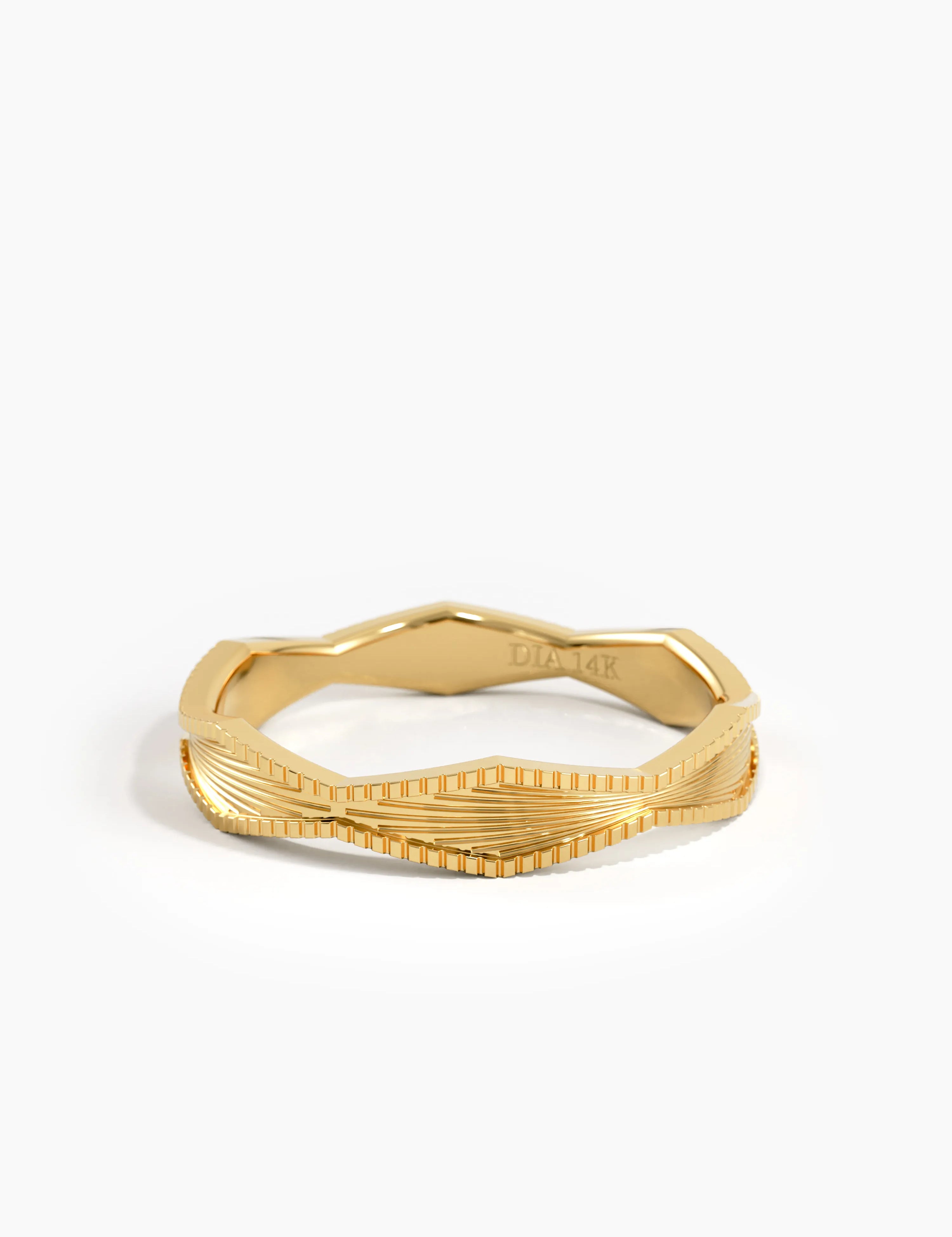 Vintage Wedding Band, solid gold ring, view 4 | DiaFifth