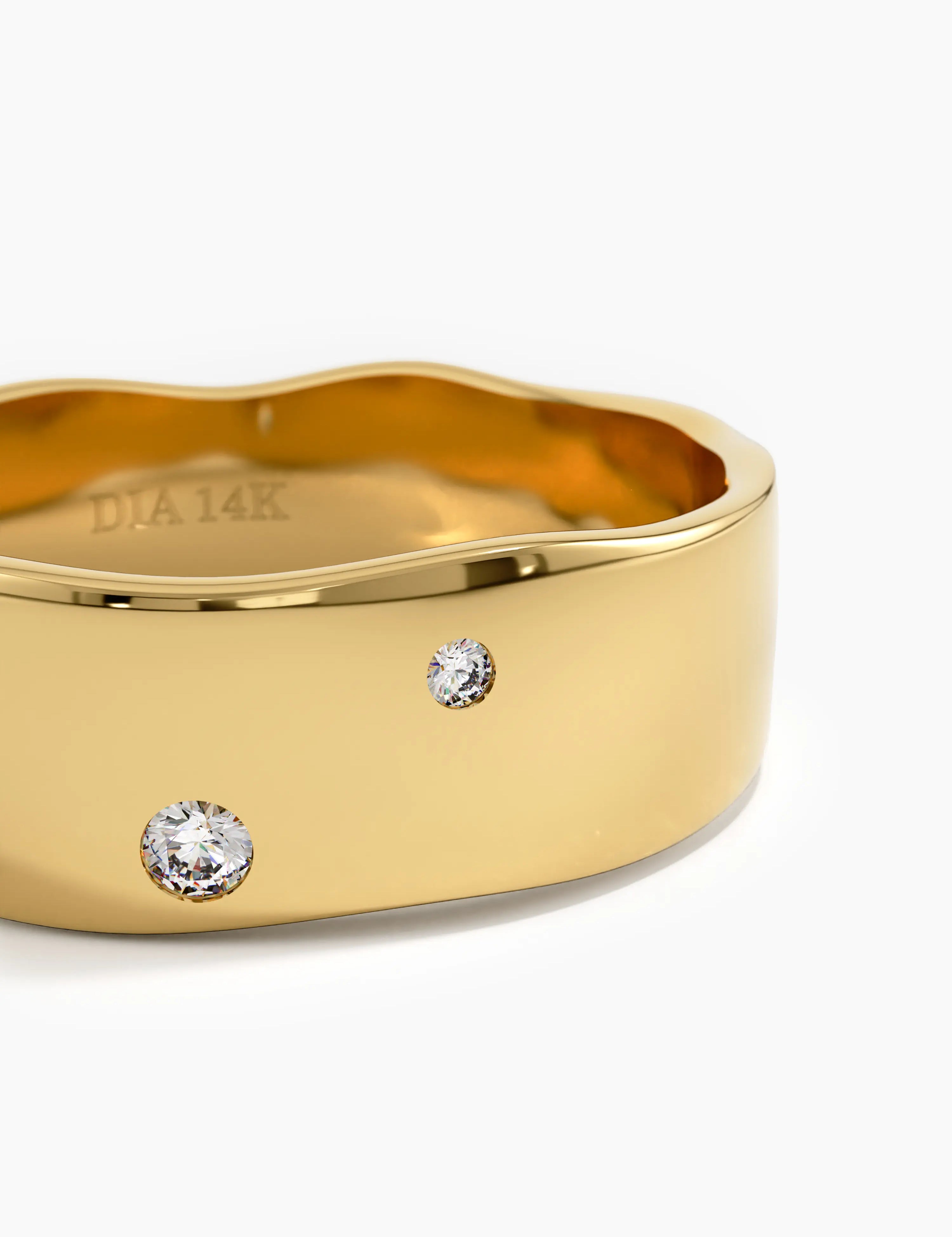 Wavy Wedding Band, solid gold ring, view 2 | DiaFifth