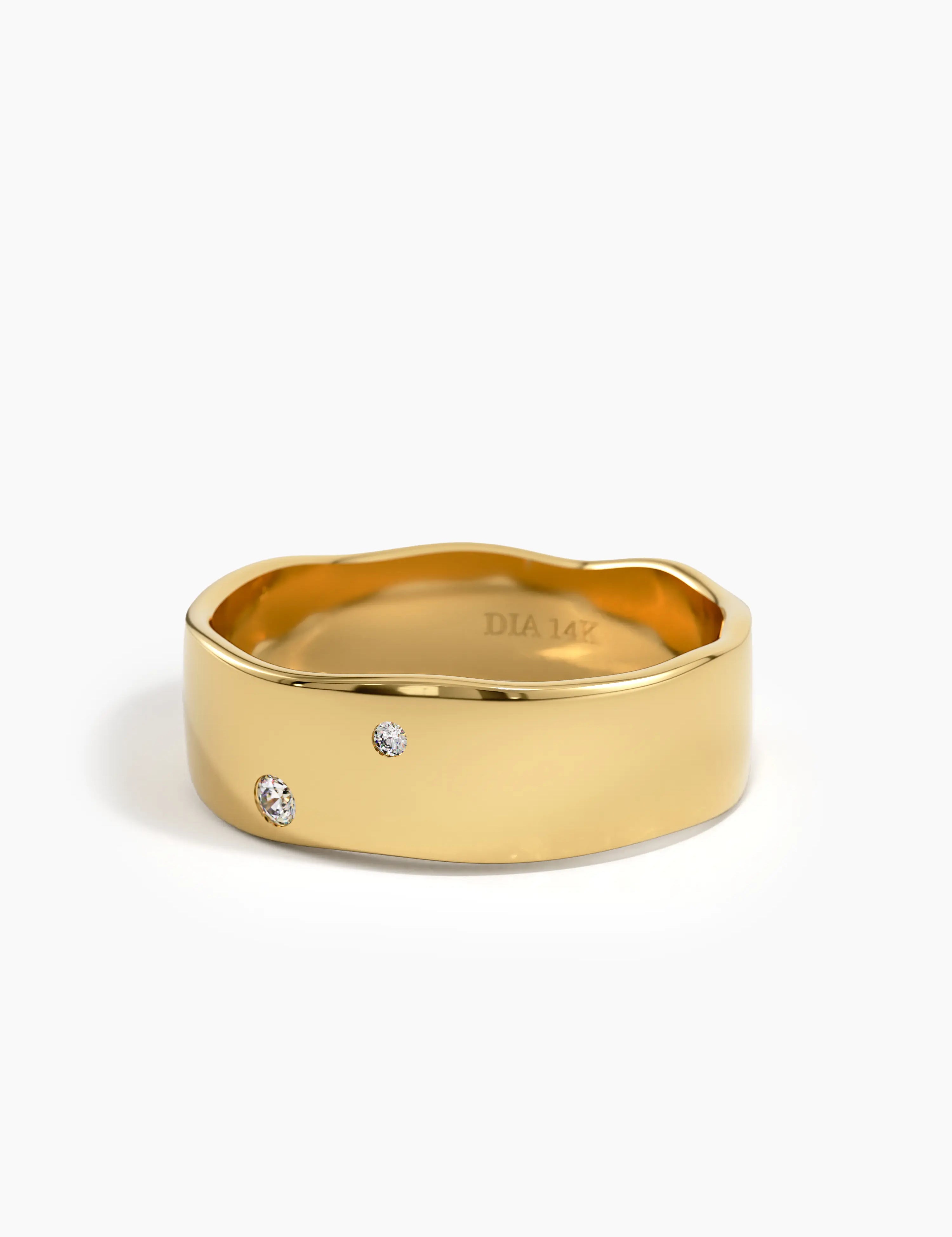Wavy Wedding Band, solid gold ring, view 4 | DiaFifth