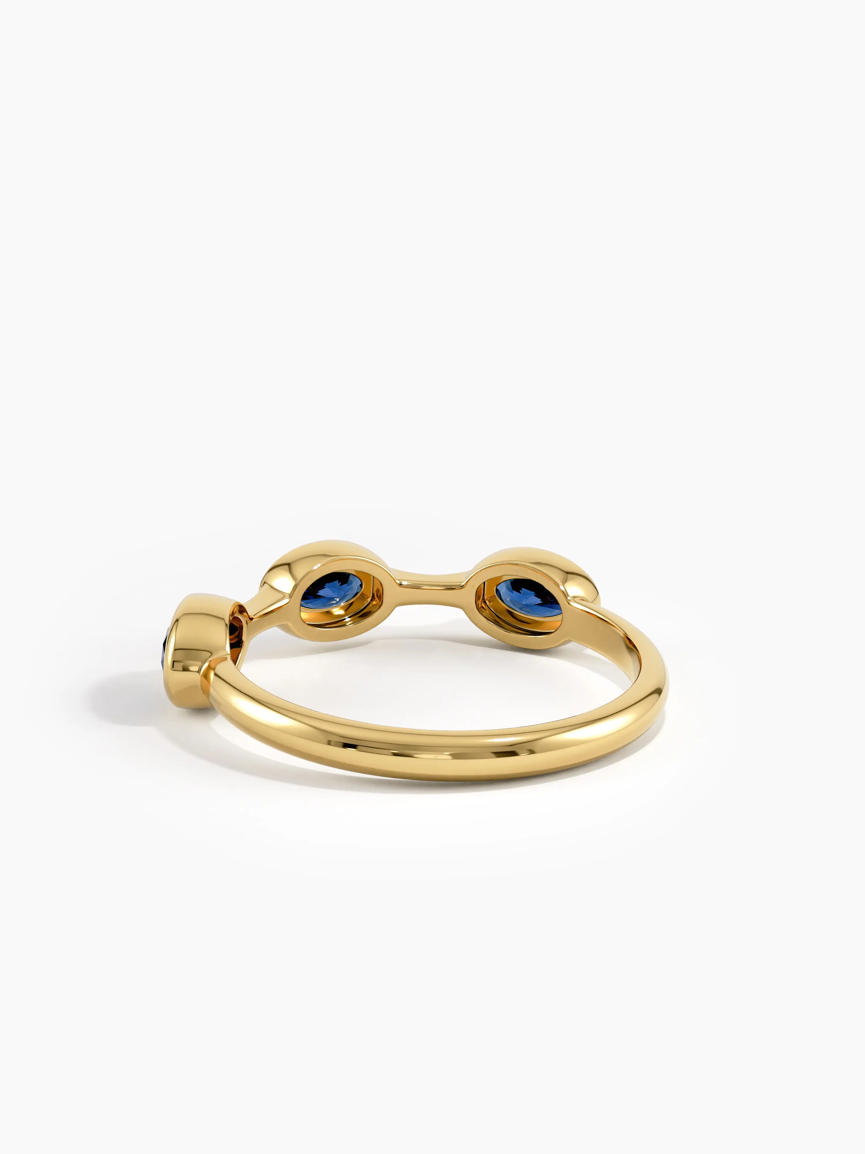 Sapphire Gemstone Ring, solid gold ring, view 8 | DiaFifth