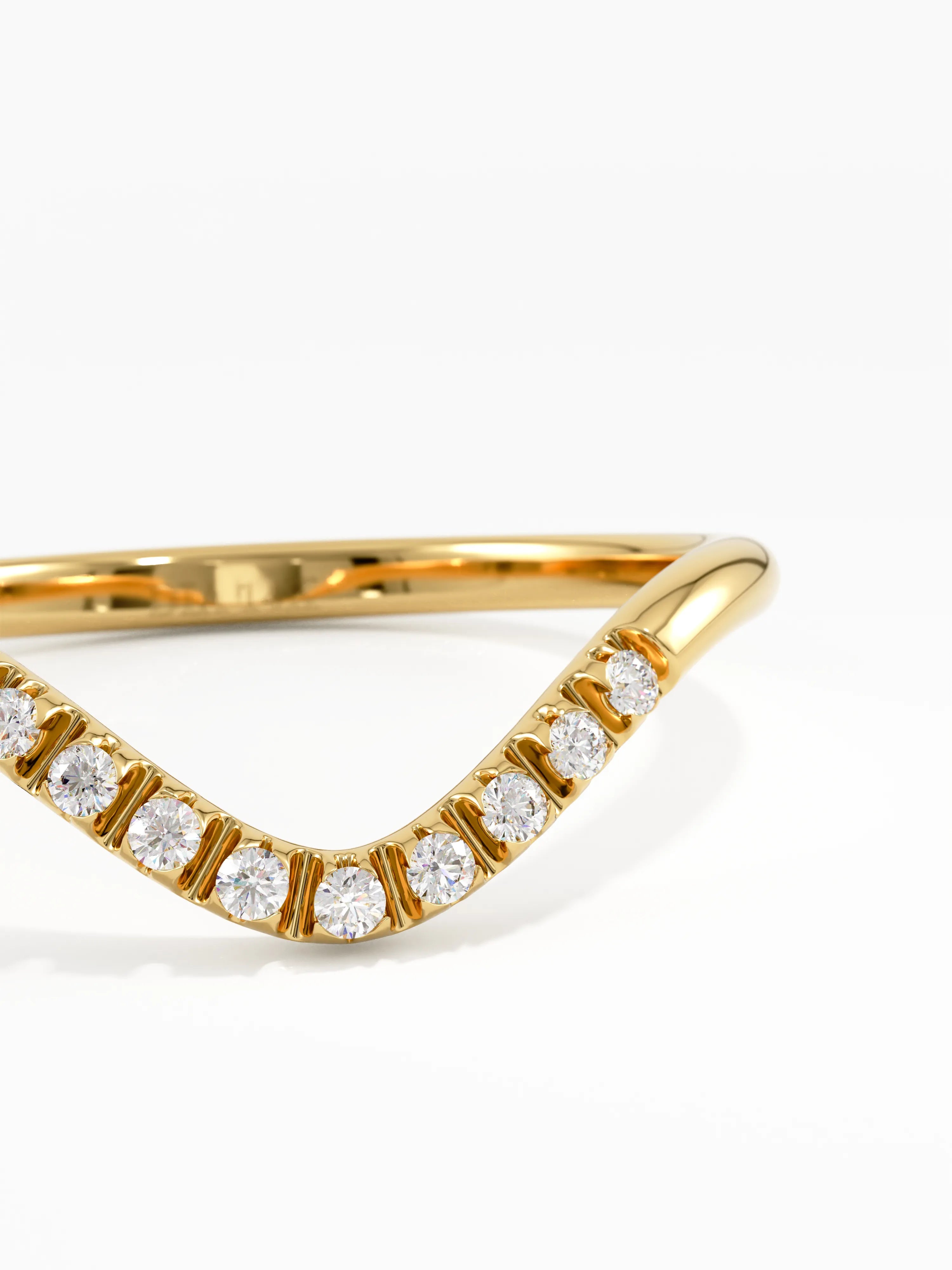 Dainty Curve Ring, solid gold ring, view 2 | DiaFifth
