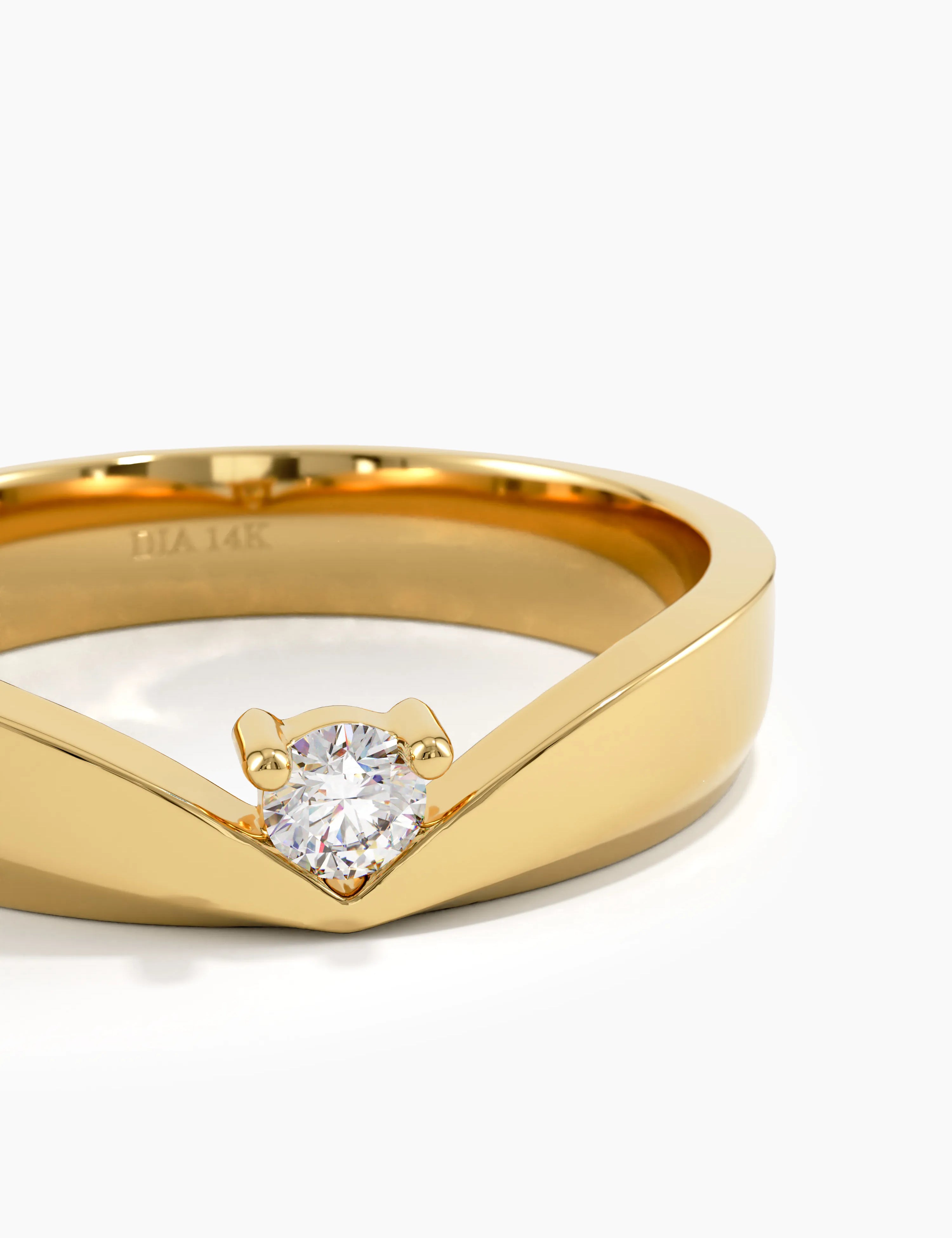 Solo Diamond Wedding Band, solid gold ring, view 2 | DiaFifth
