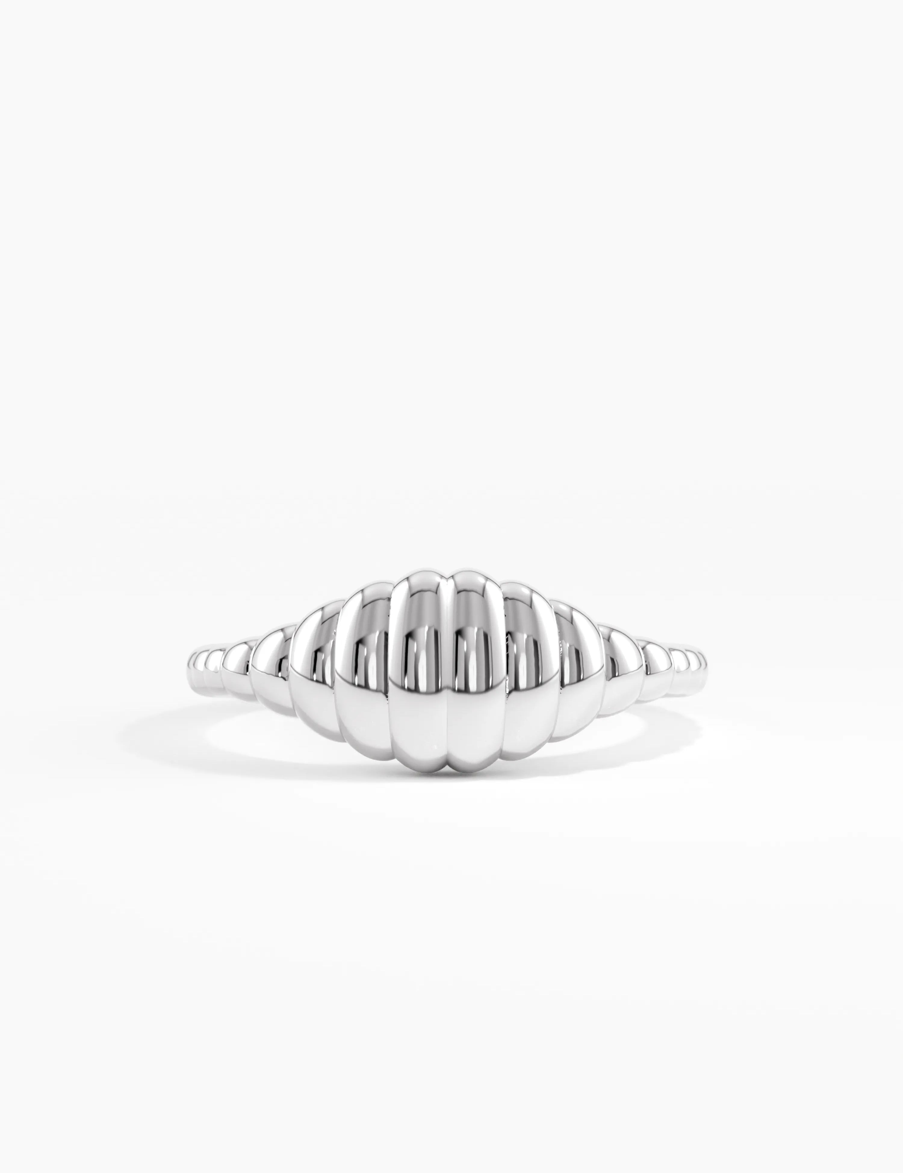 Line Signet Ring, solid gold ring, view 7 | DiaFifth