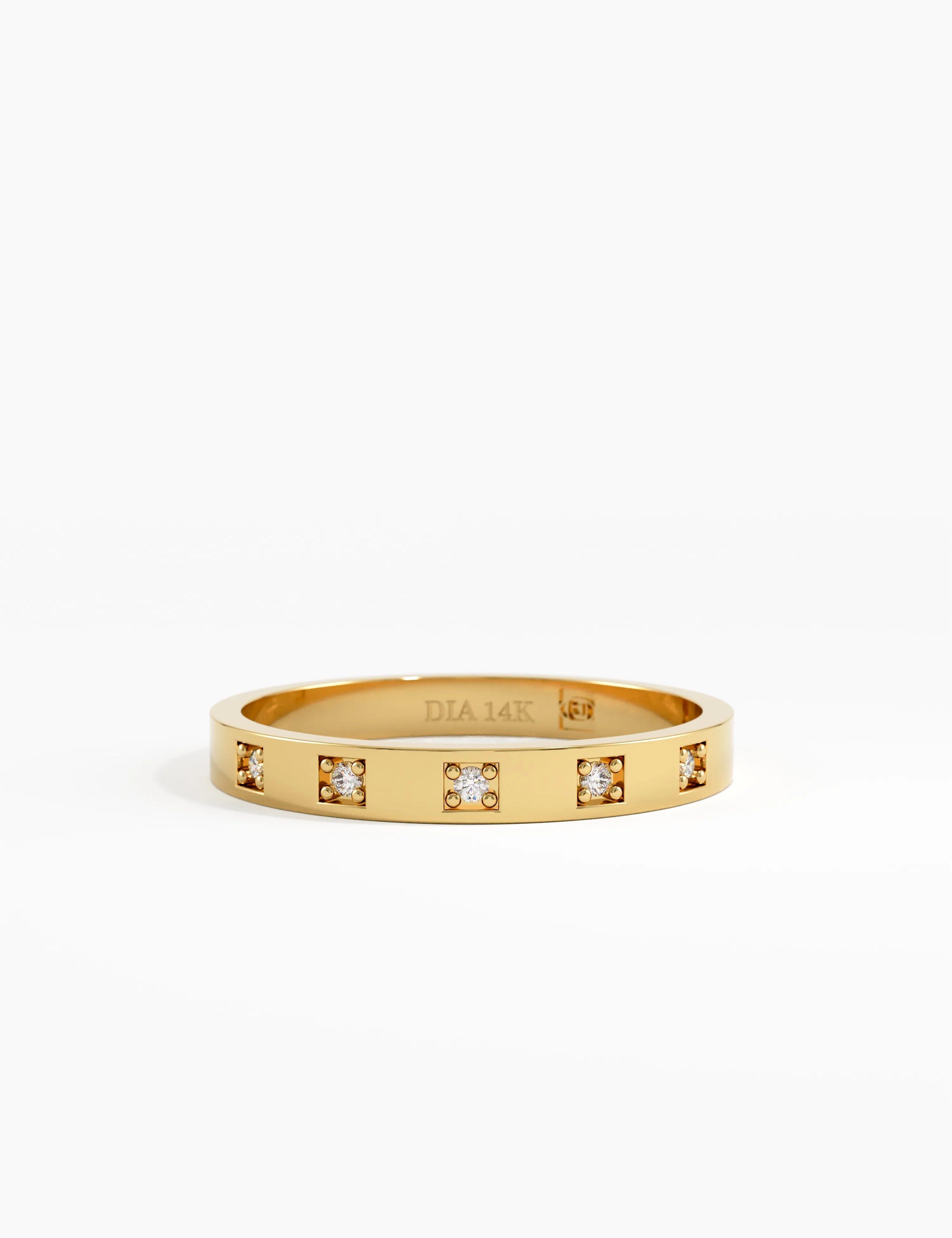 Simple Wedding Band, solid gold ring | DiaFifth