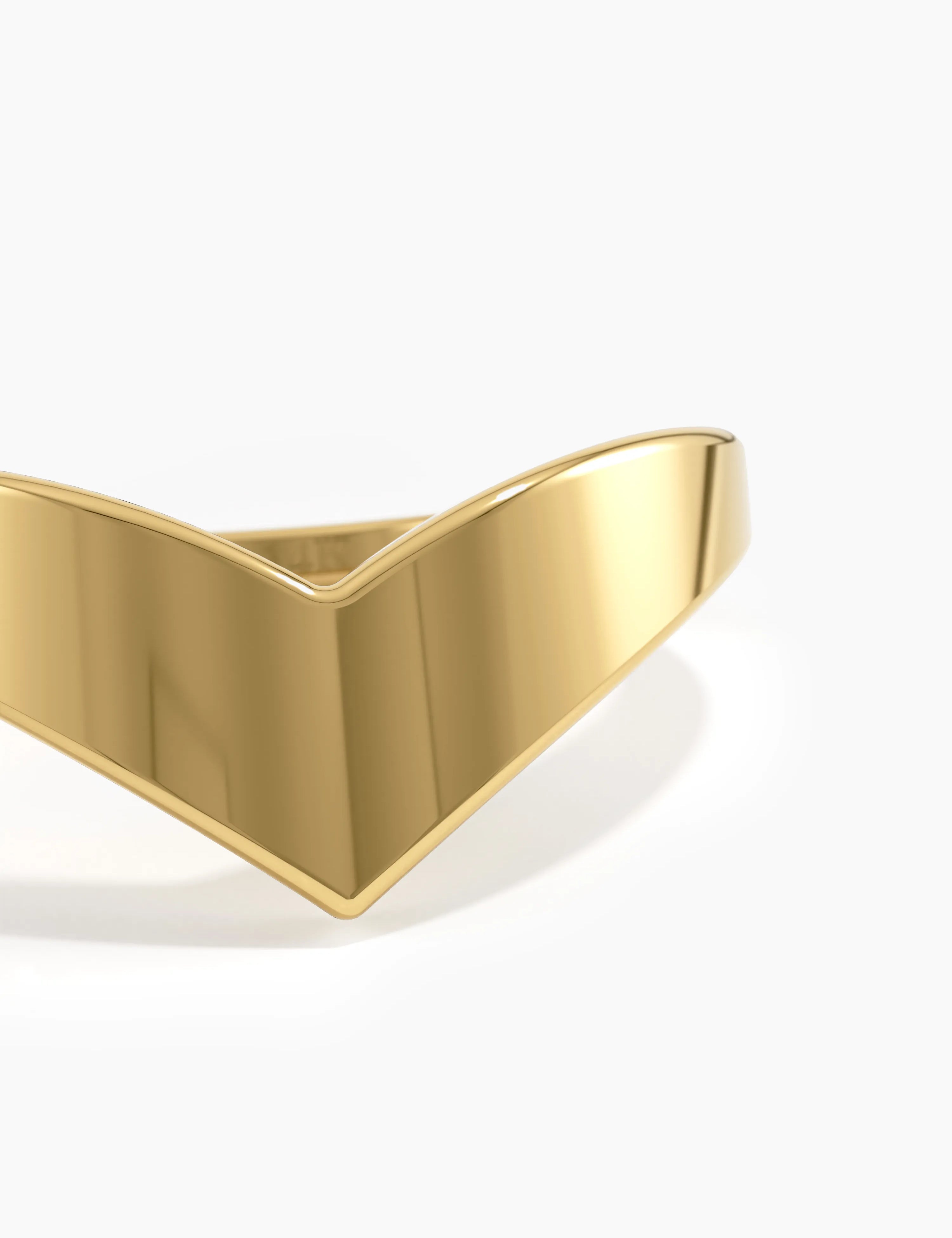 Chevron Curve Ring, solid gold ring, view 2 | DiaFifth