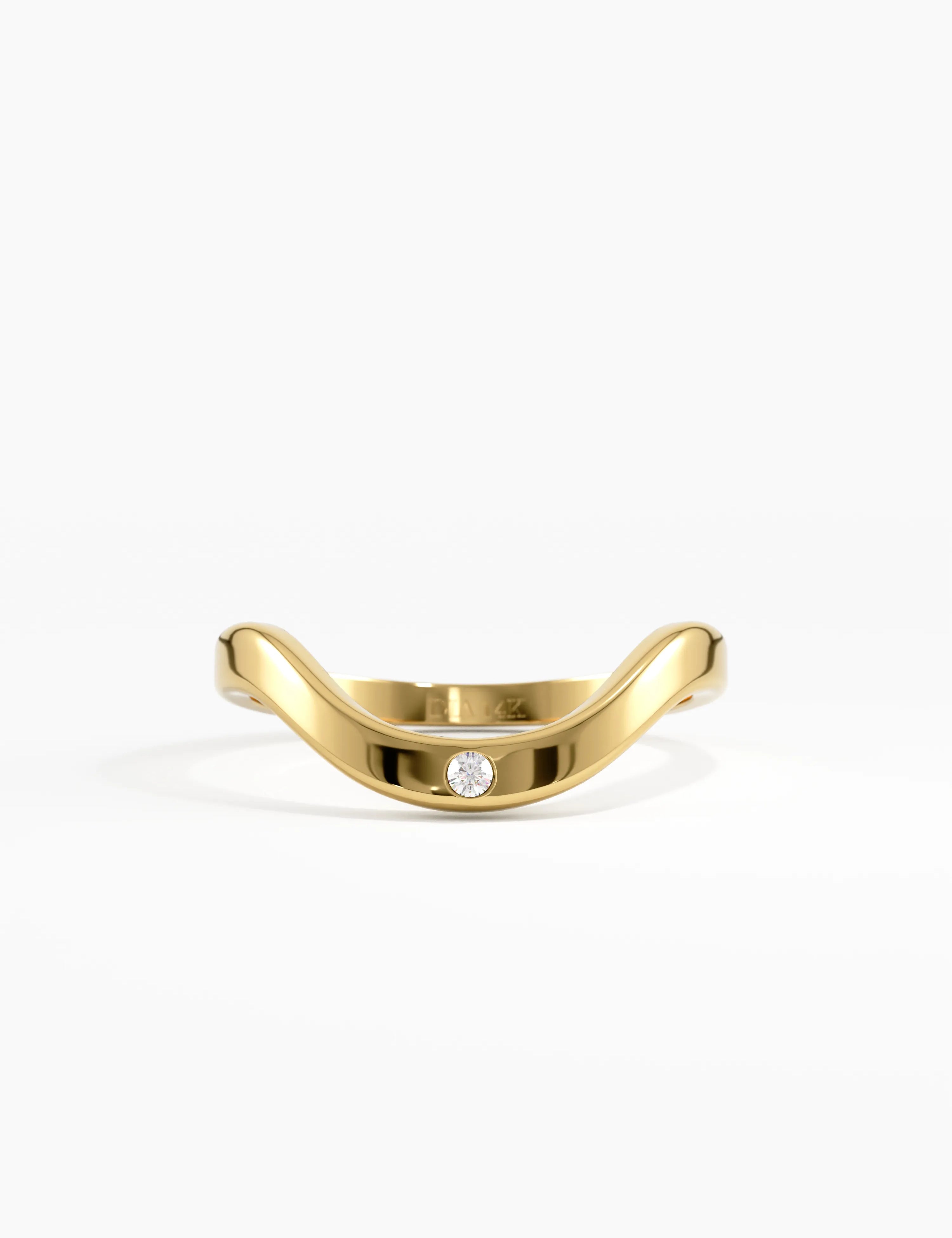 Solo Curve Ring, solid gold ring | DiaFifth