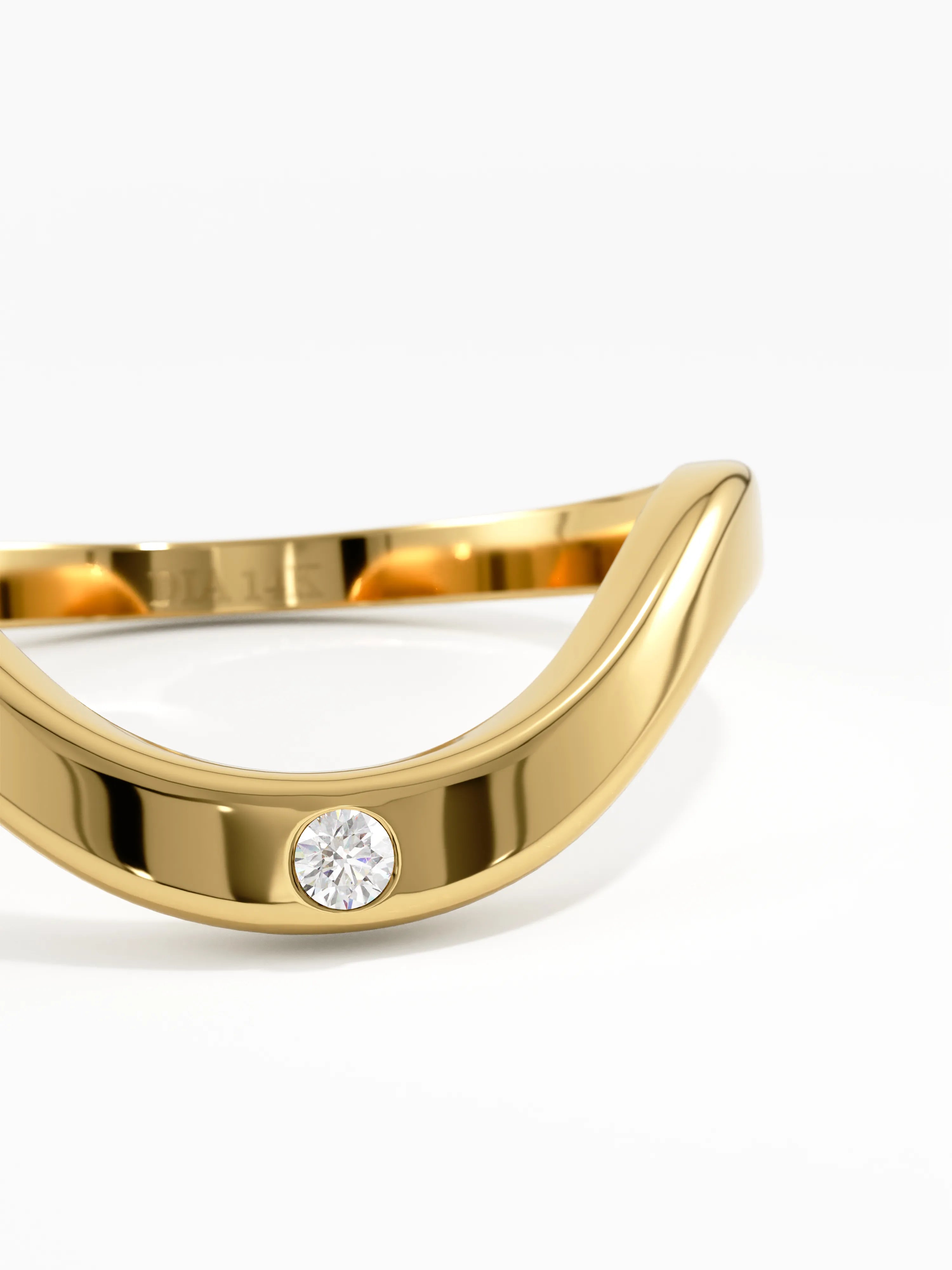 Solo Curve Ring, solid gold ring, view 2 | DiaFifth