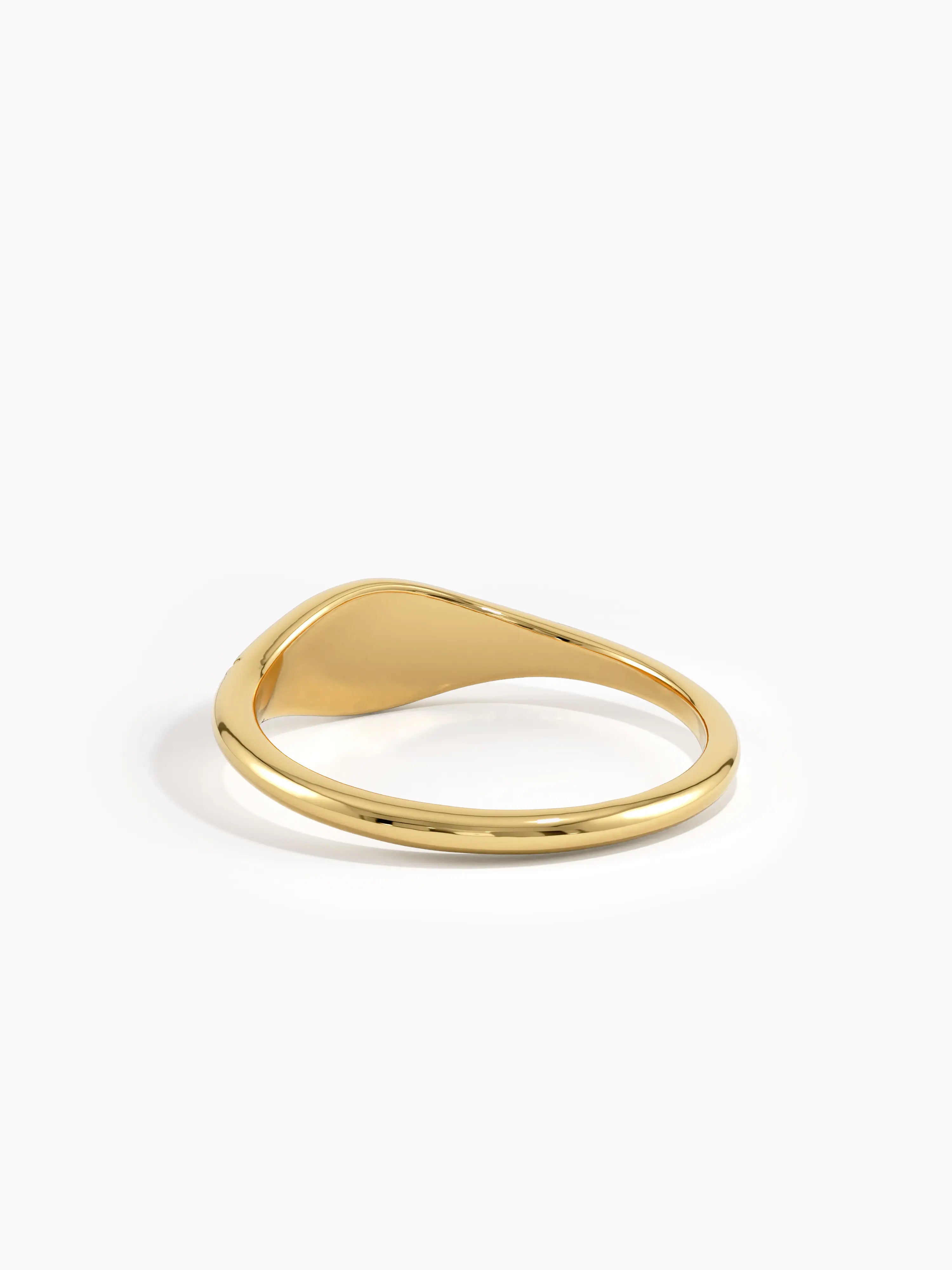 Minimal Signet Ring, solid gold ring, view 4 | DiaFifth