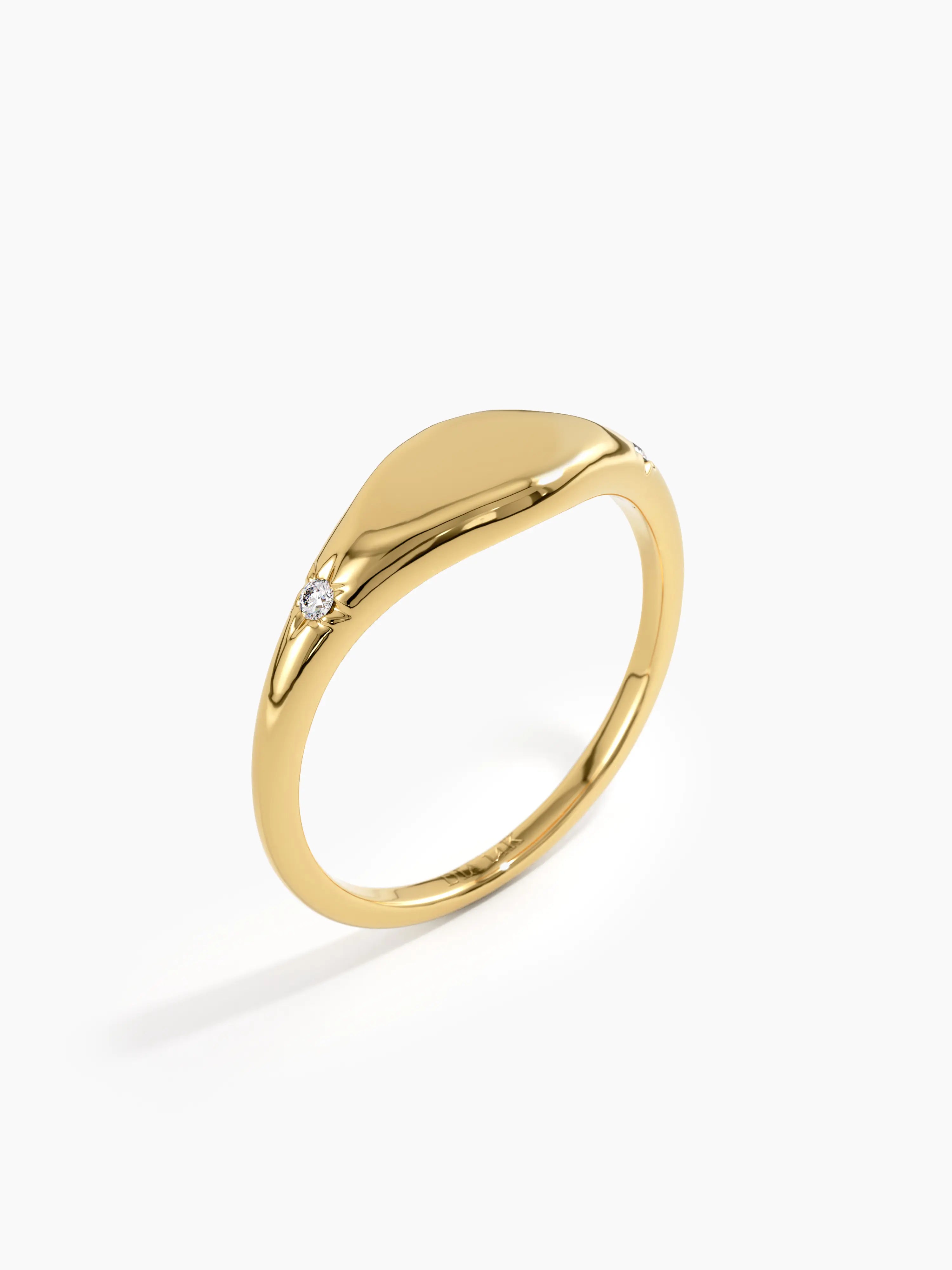 Minimal Signet Ring, solid gold ring, view 5 | DiaFifth