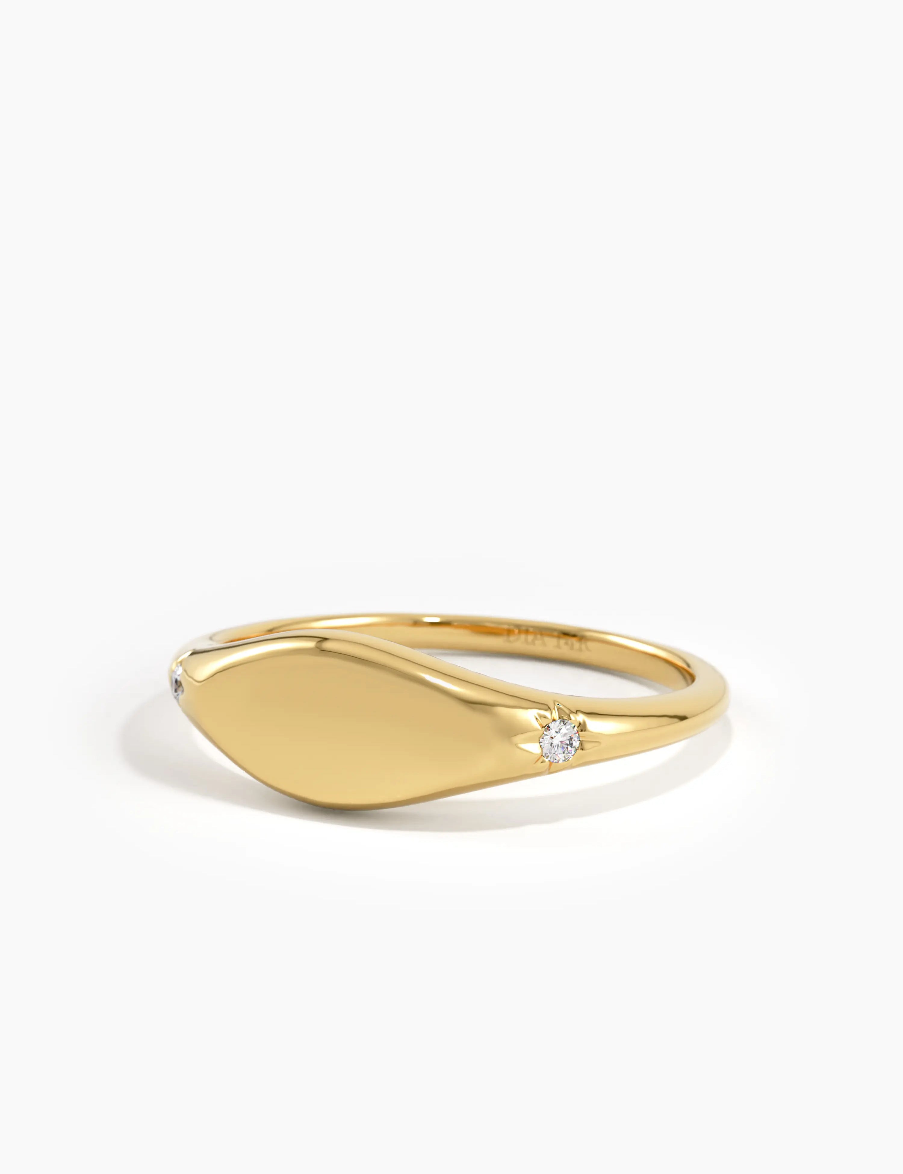 Minimal Signet Ring, solid gold ring, view 8 | DiaFifth