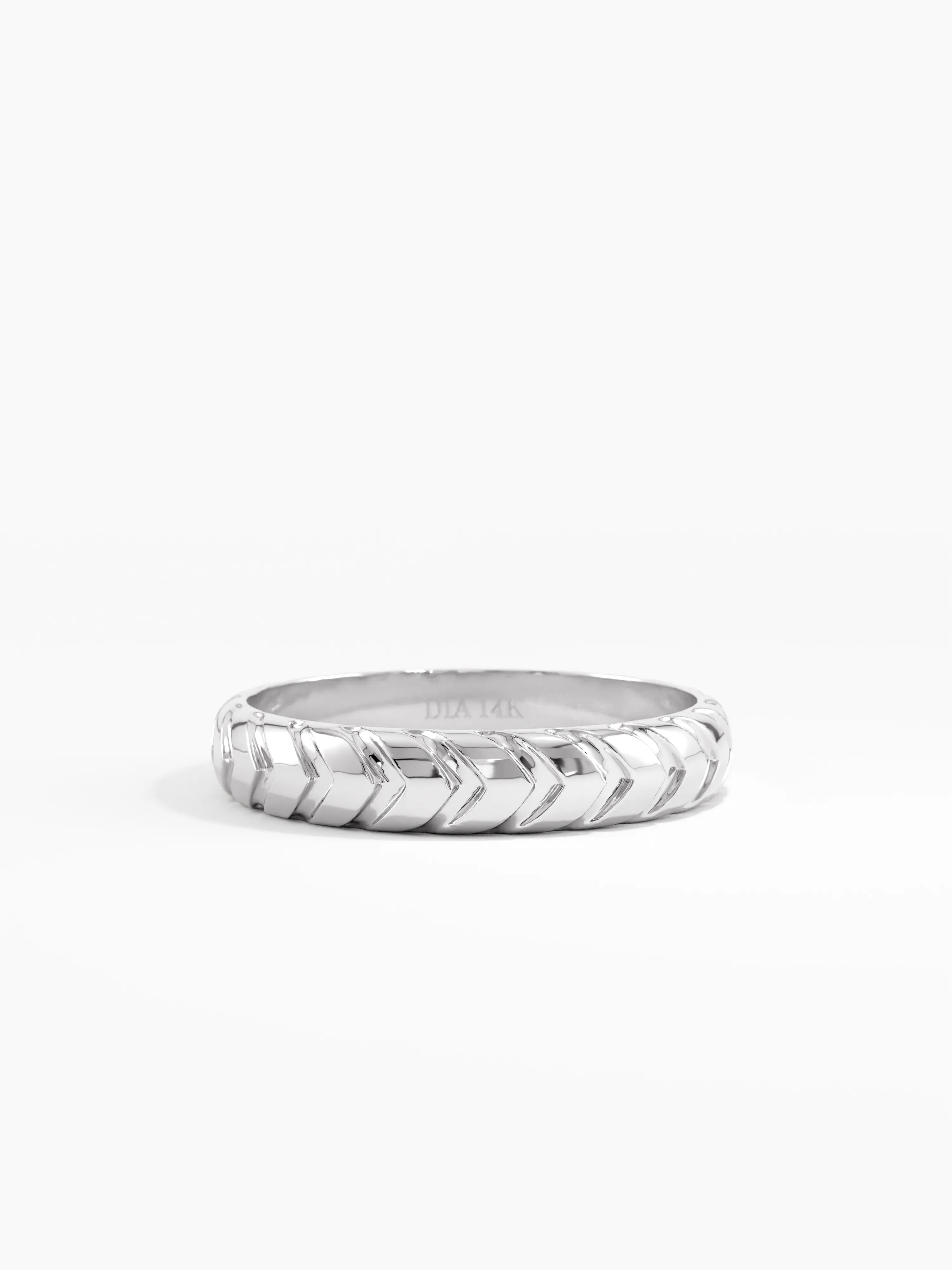 4mm Arrow Wedding Band, solid gold ring, view 7 | DiaFifth
