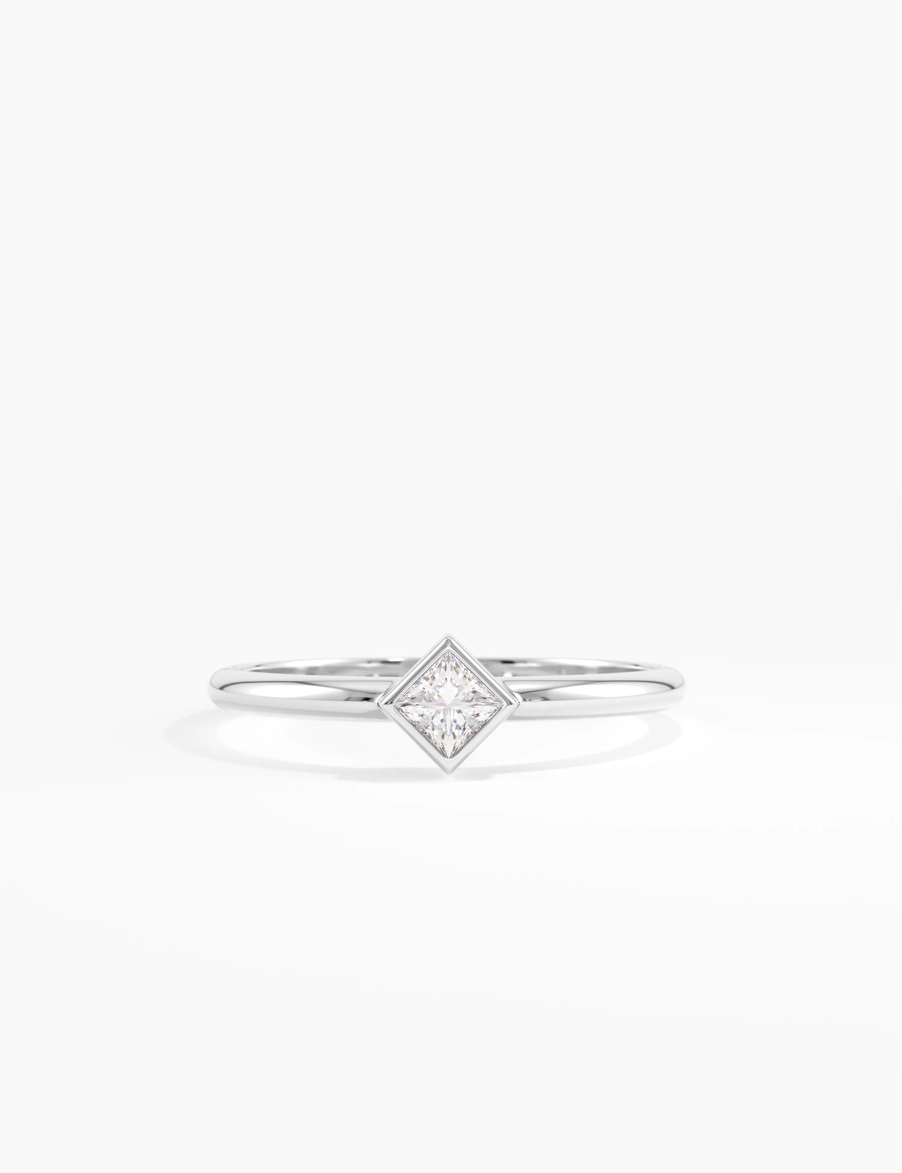 Square Promise Ring, solid gold ring, view 7 | DiaFifth