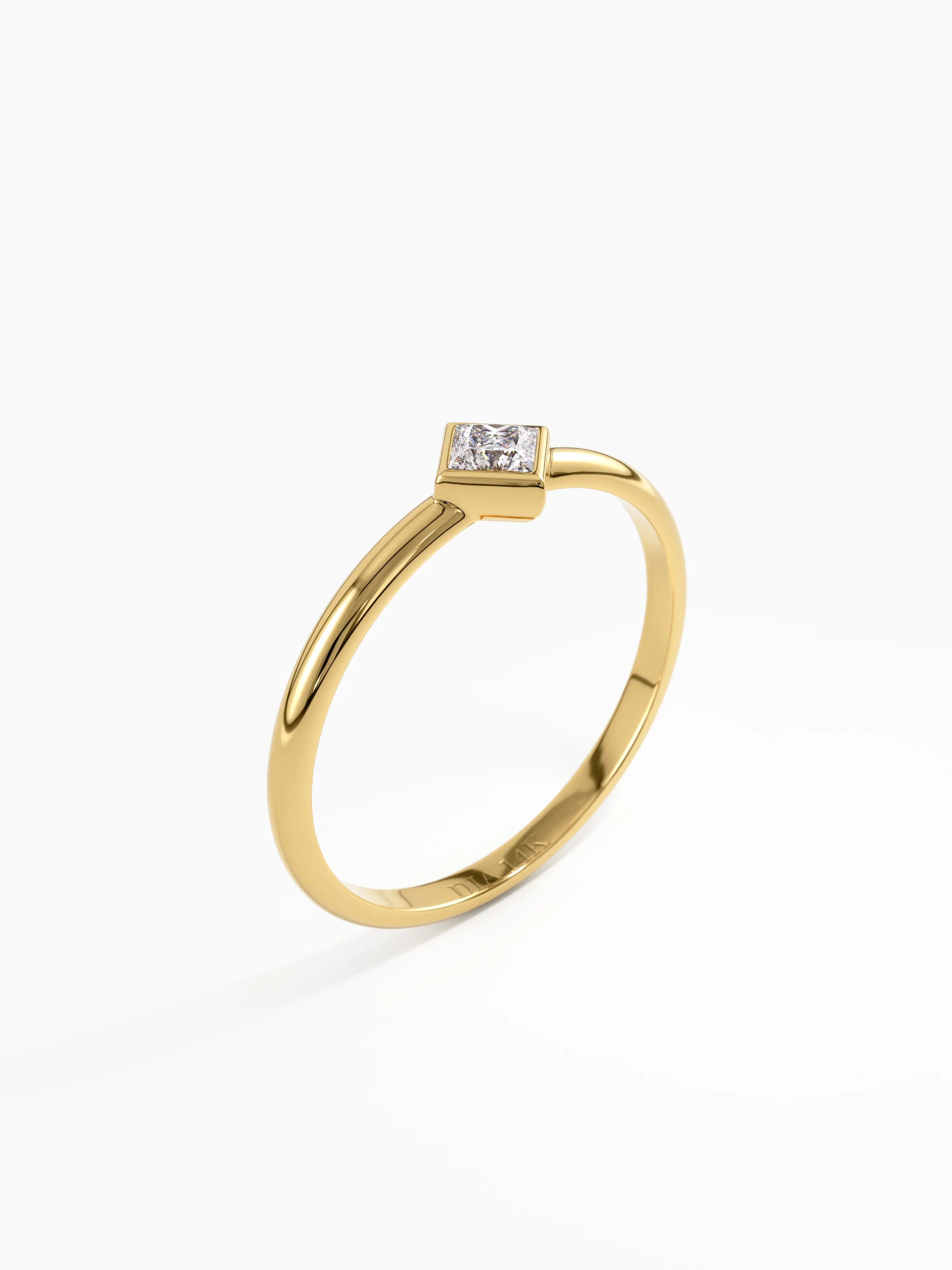 Square Promise Ring, solid gold ring, view 5 | DiaFifth