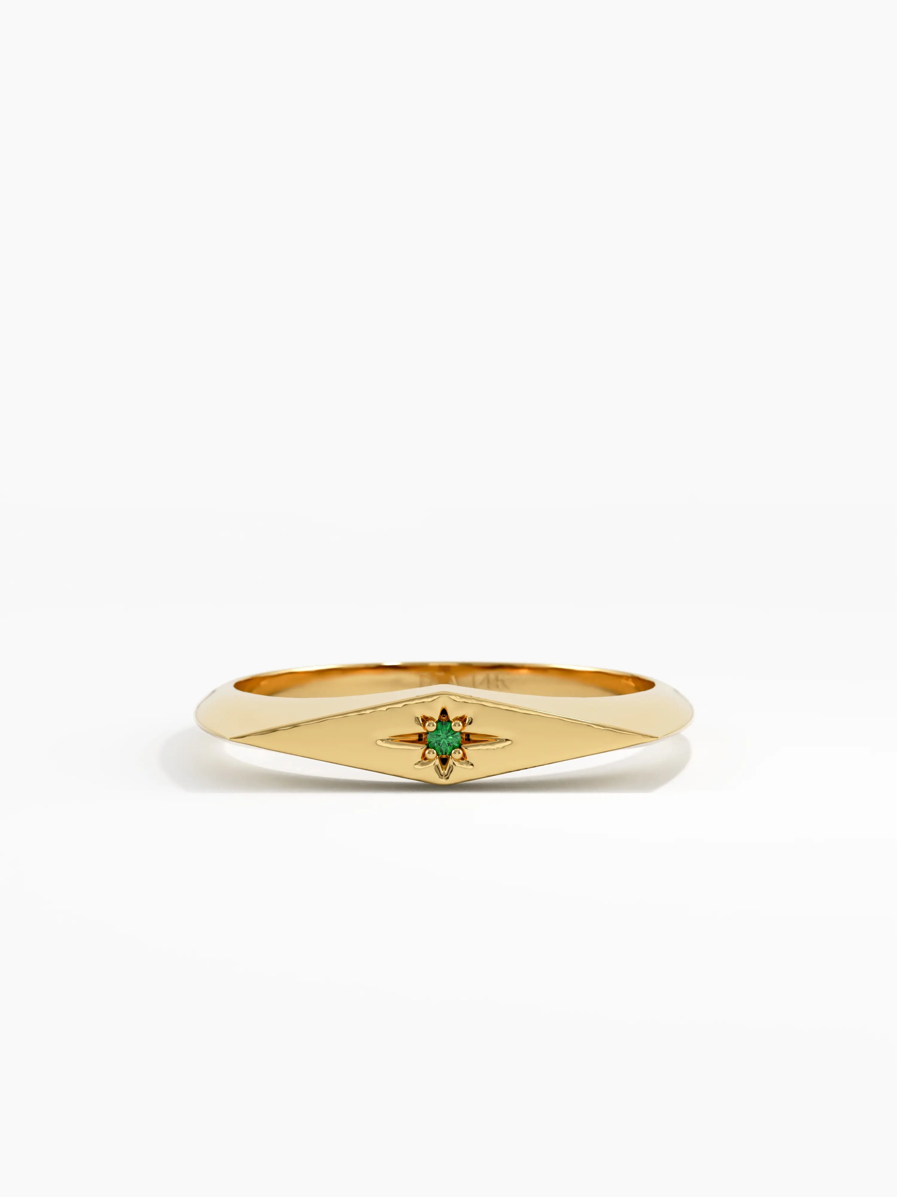 Emerald Star Signet Ring, solid gold ring | DiaFifth