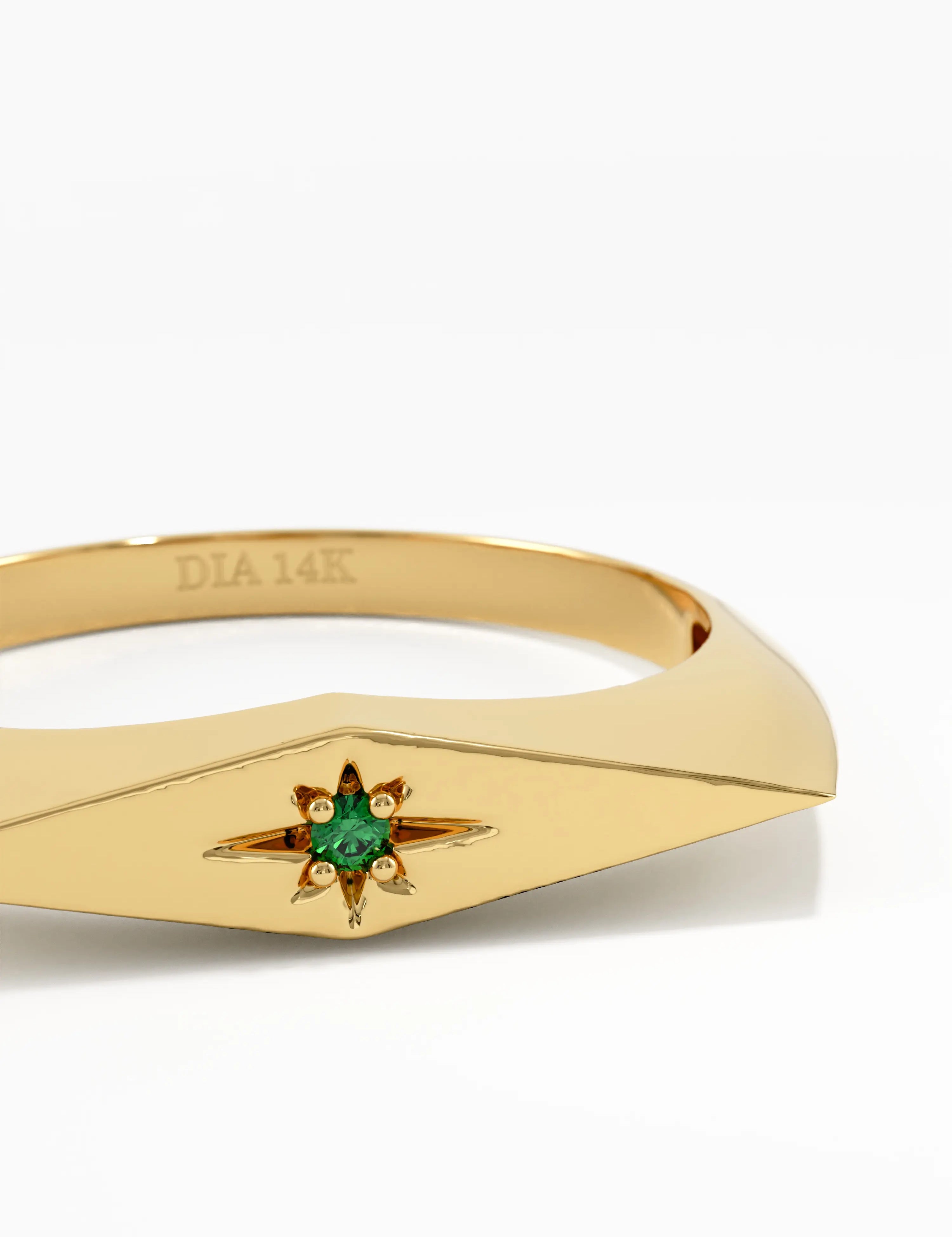 Emerald Star Signet Ring, solid gold ring, view 2 | DiaFifth