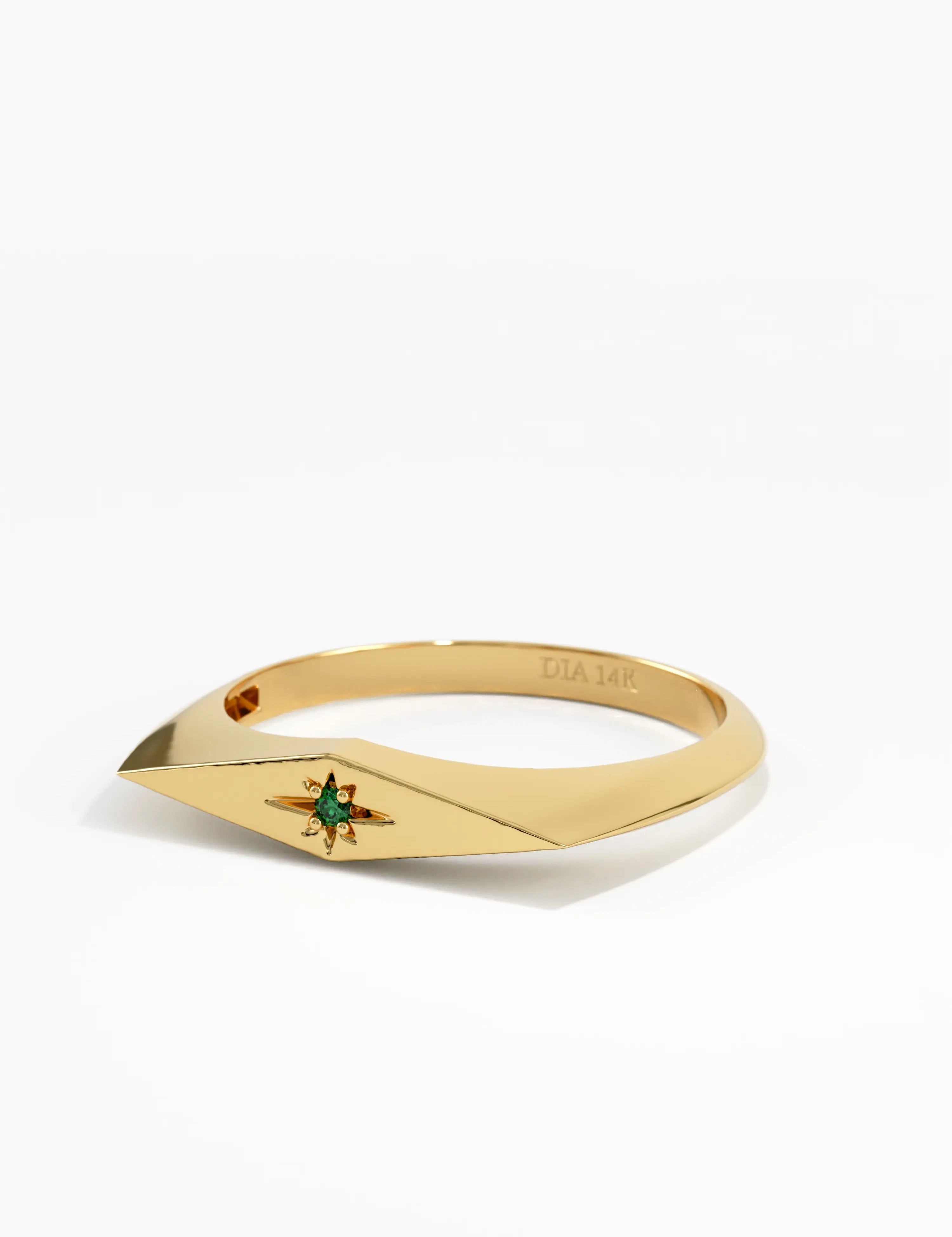 Emerald Star Signet Ring, solid gold ring, view 8 | DiaFifth