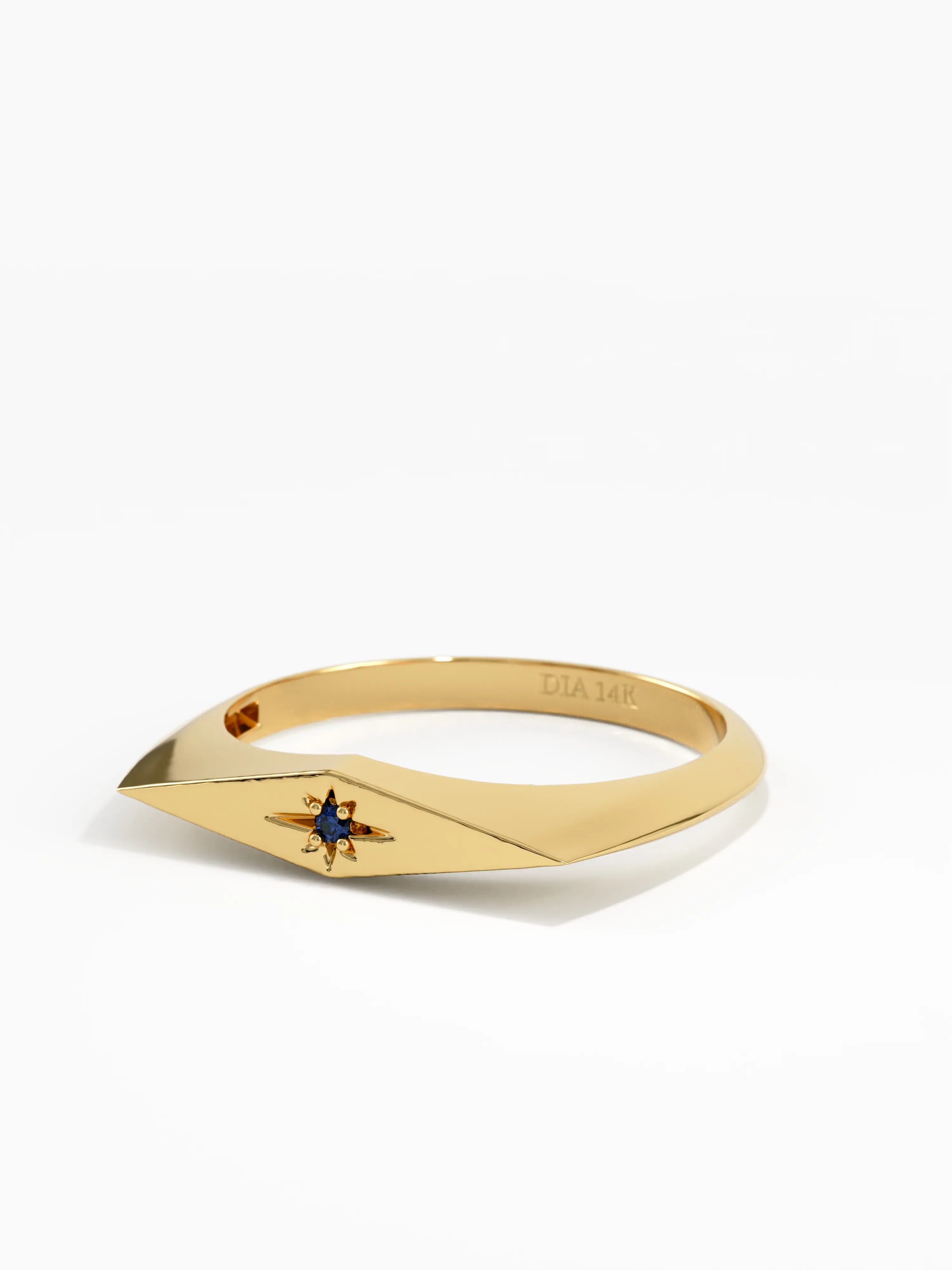 Sapphire Star Signet Ring, solid gold ring, view 8 | DiaFifth