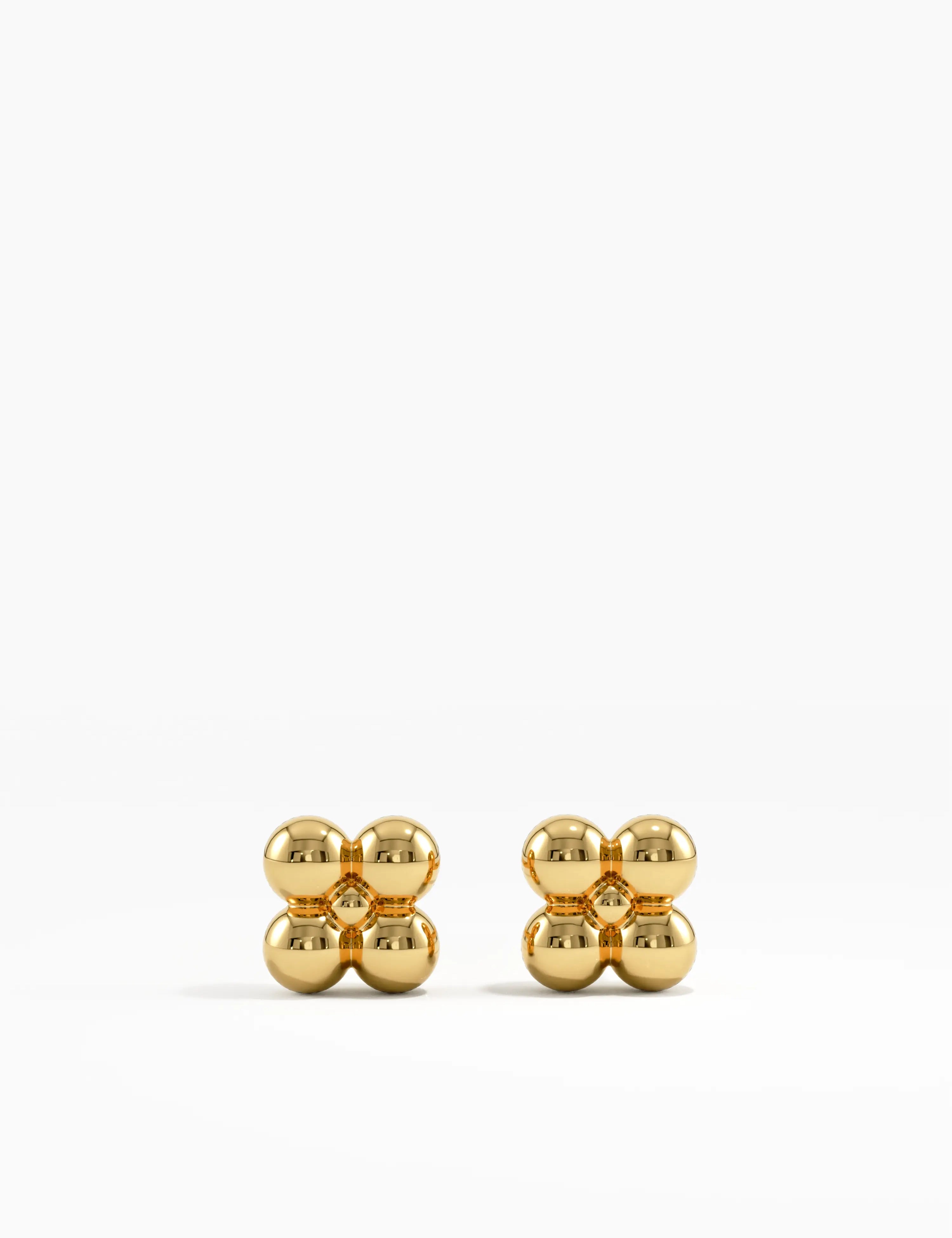 Dot Vermeil Earrings in Gold-plated