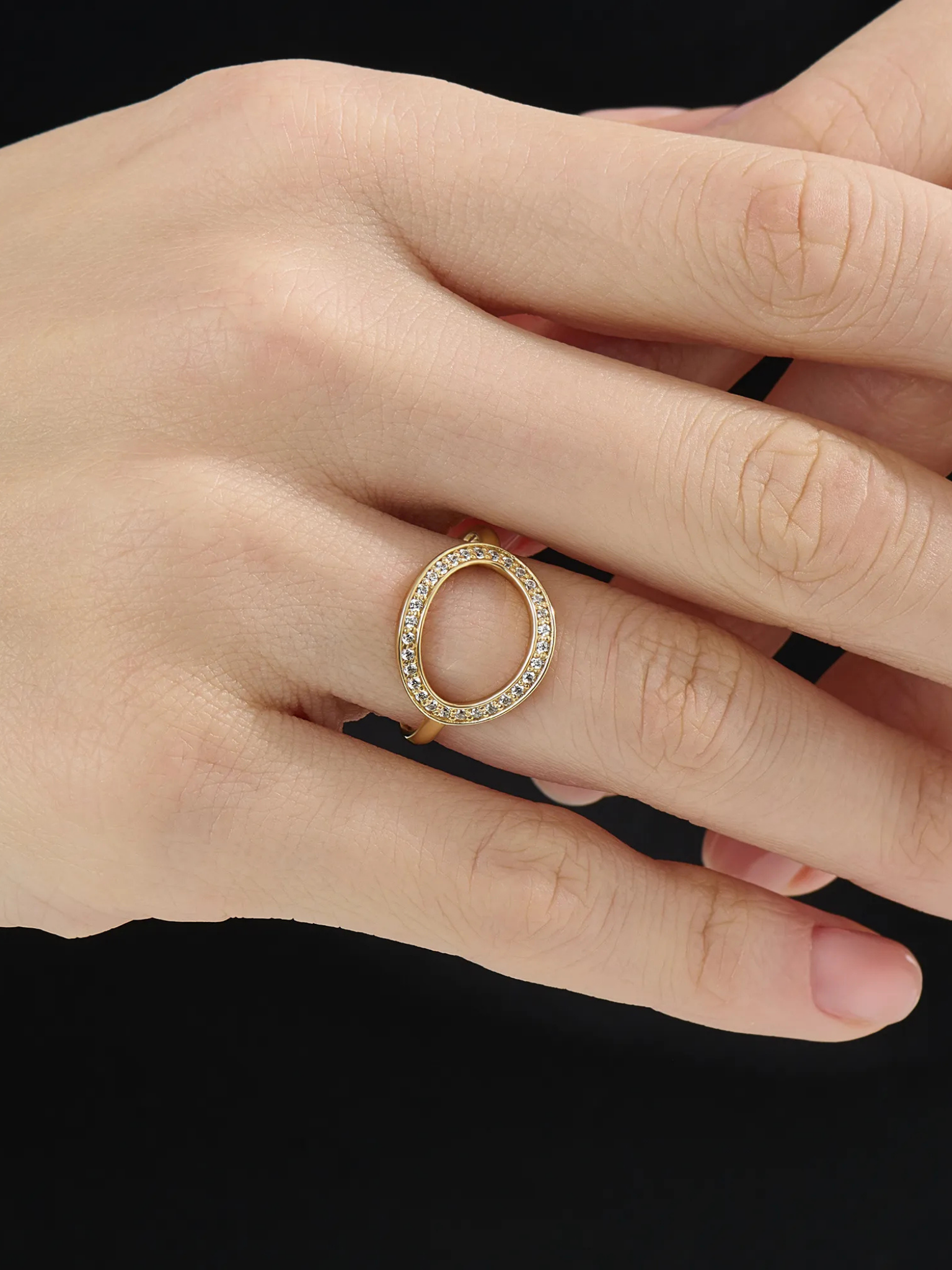 Diamond Circle Ring, solid gold ring, view 3 | DiaFifth