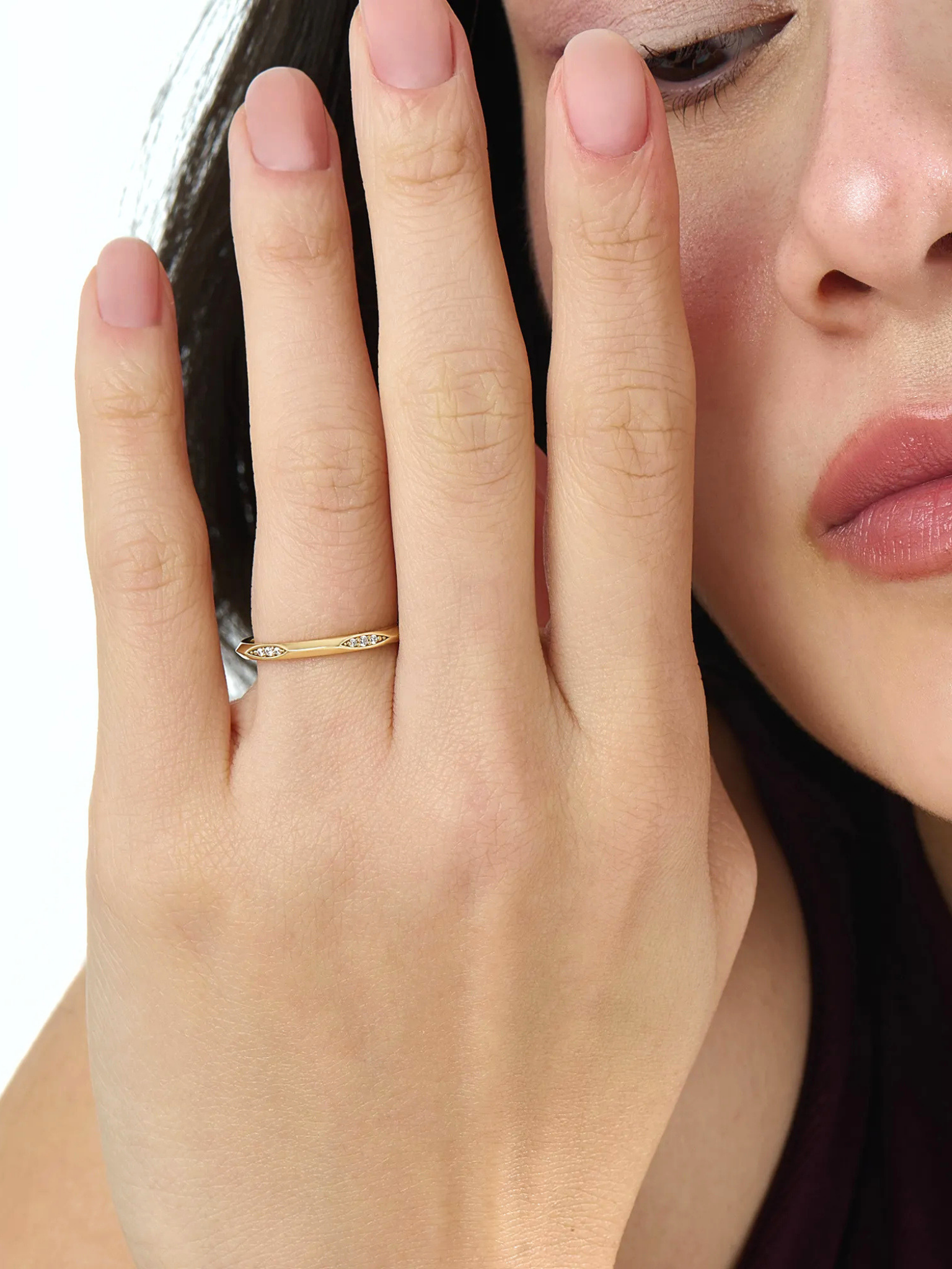 Knife Edge Wedding Ring, solid gold ring, view 6 | DiaFifth