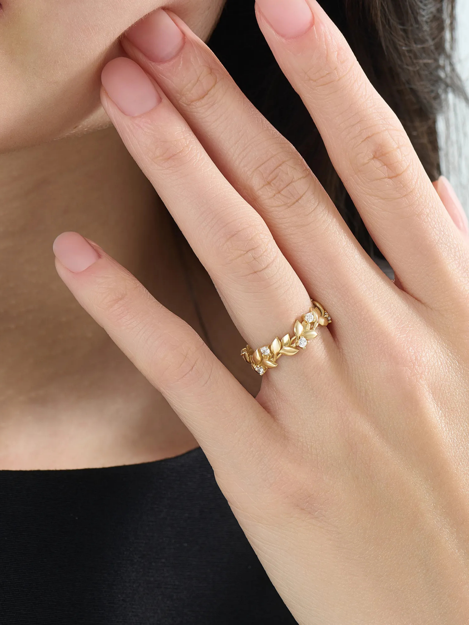 Laurel Leaf Wedding Ring, solid gold ring, view 3 | DiaFifth
