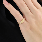 Minimal Signet Ring, solid gold ring, view 3 | DiaFifth