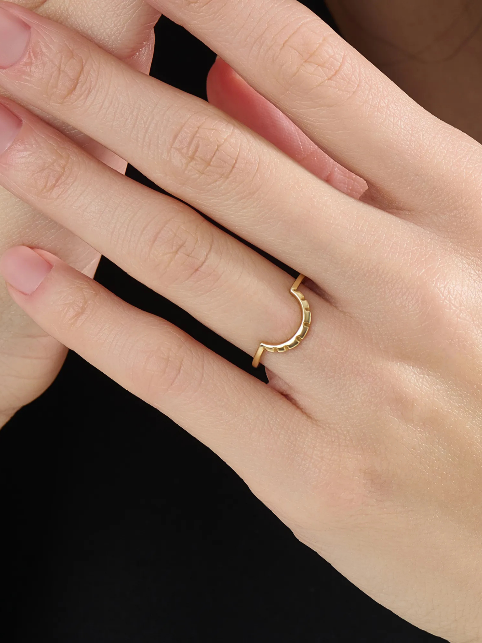 Modern Curve Ring, solid gold ring, view 6 | DiaFifth