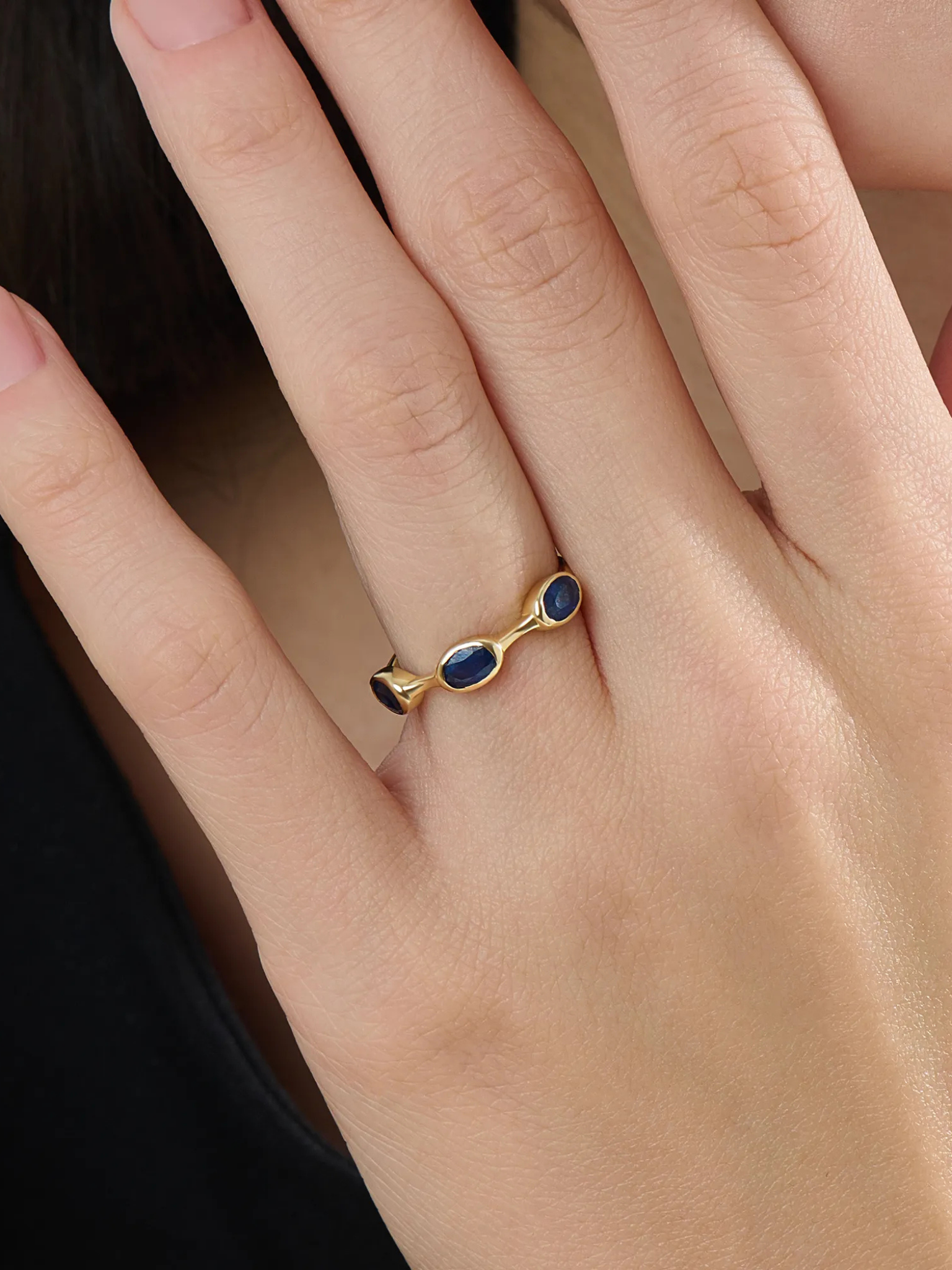 Sapphire Gemstone Ring, solid gold ring, view 6 | DiaFifth