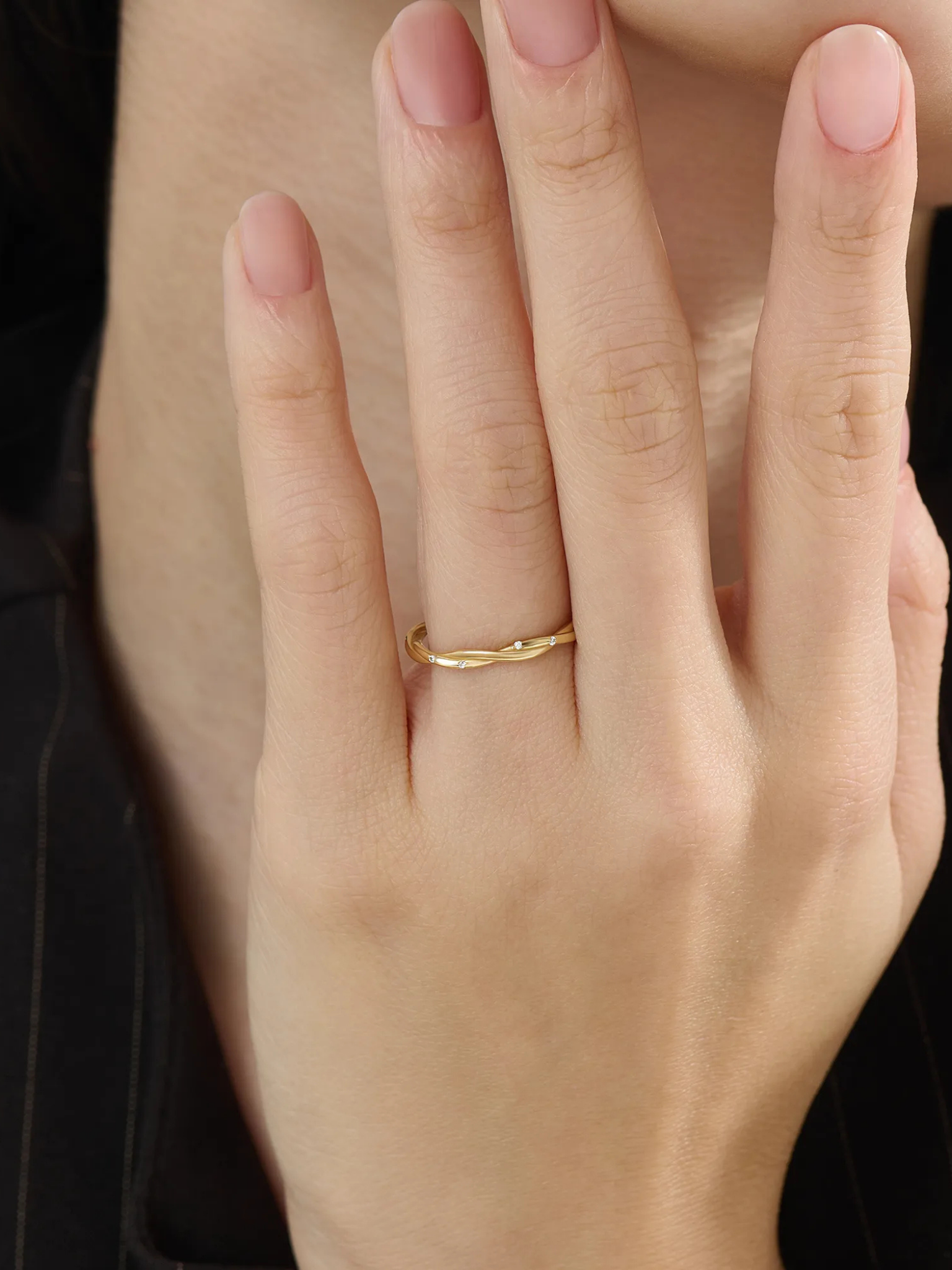 Twist Stacking Ring, solid gold ring, view 3 | DiaFifth