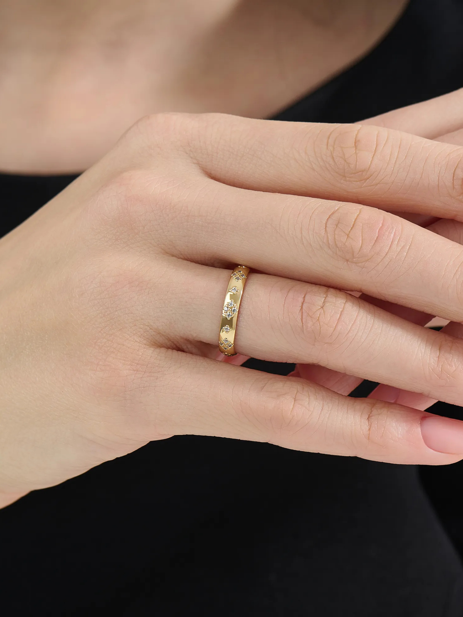 Star Set Vintage Wedding Band, solid gold ring, view 3 | DiaFifth