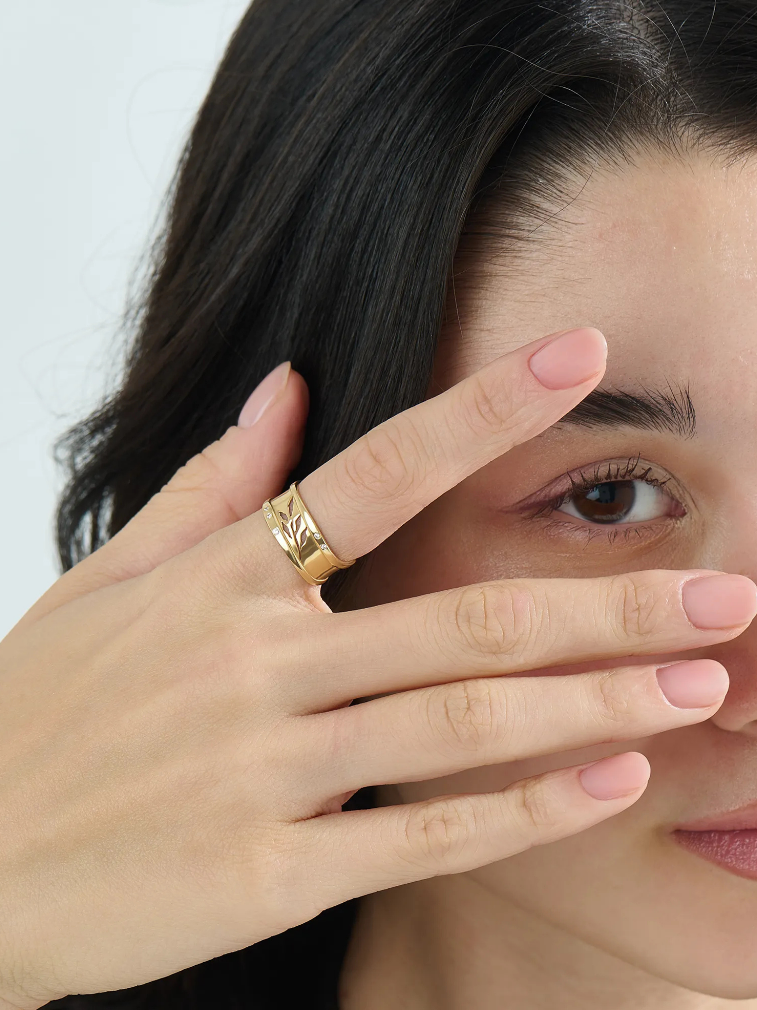 Wavy Leaf Statement Band, solid gold ring, view 3 | DiaFifth