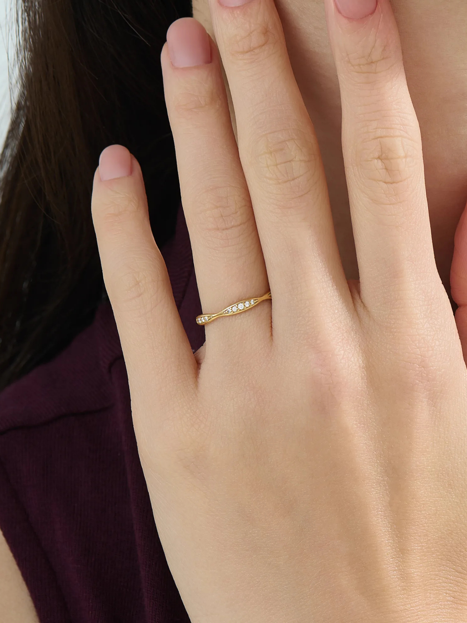 Wavy Wedding Ring, solid gold ring, view 3 | DiaFifth
