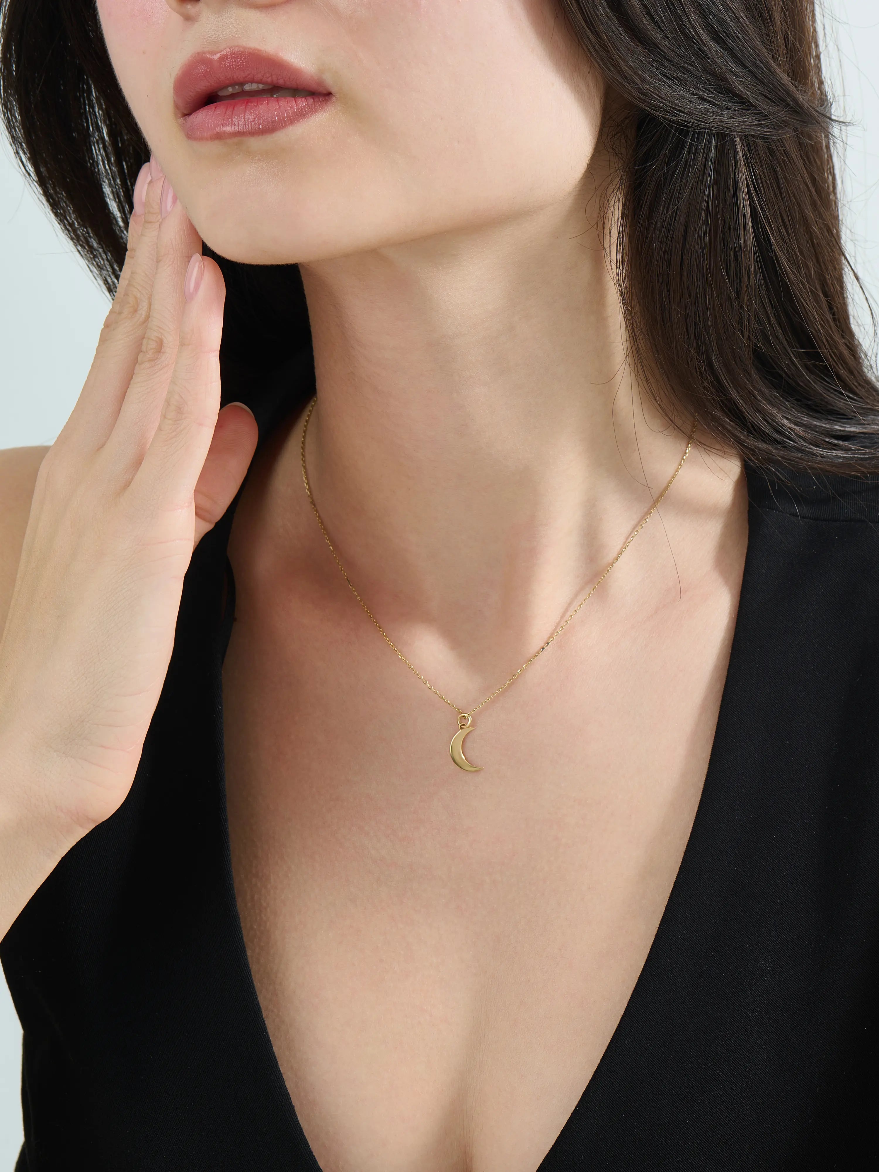Moon Necklace, solid gold necklace, view 6 | DiaFifth
